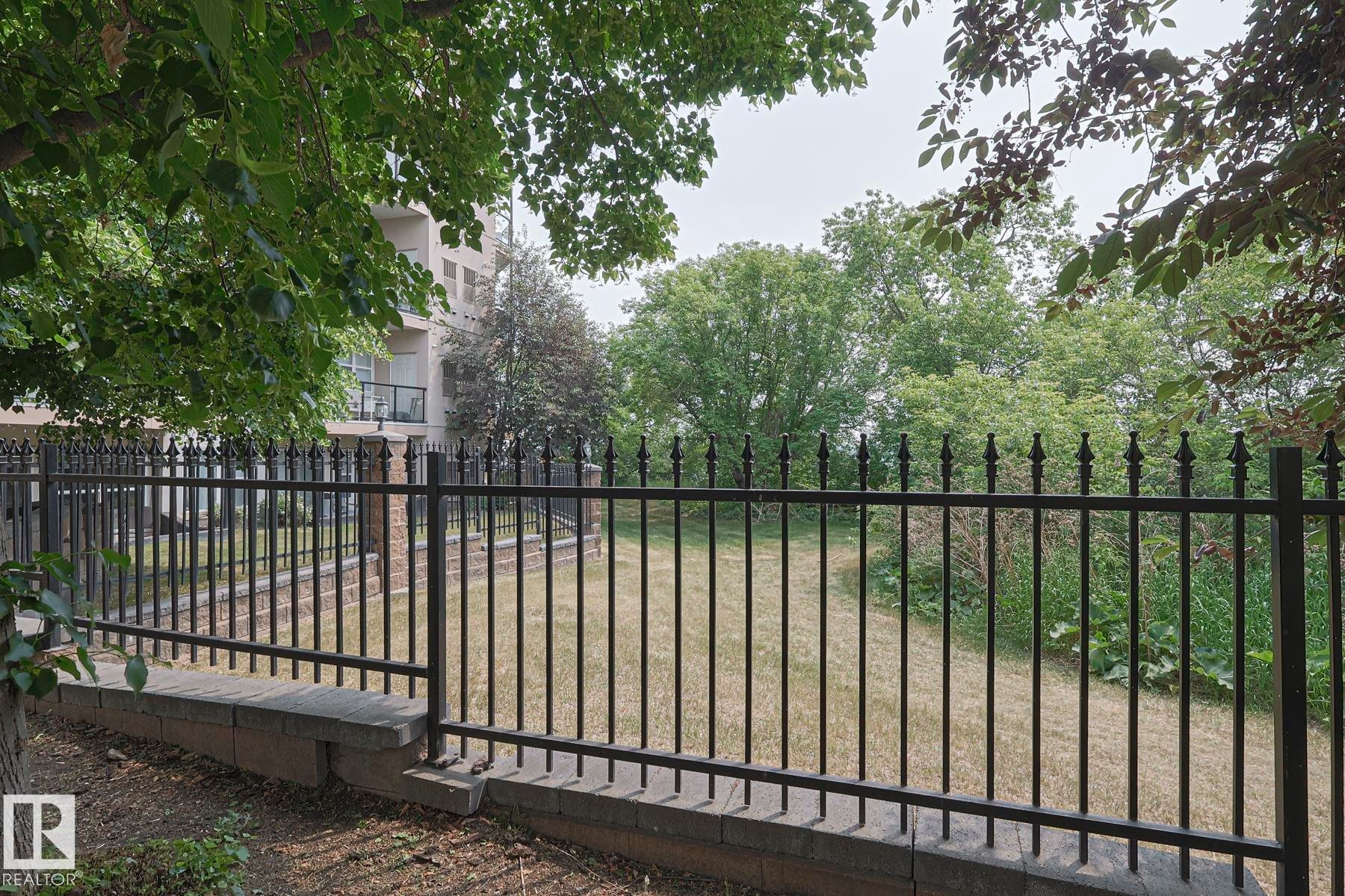 113 9507 101 Avenue, Edmonton, AB - Outdoor