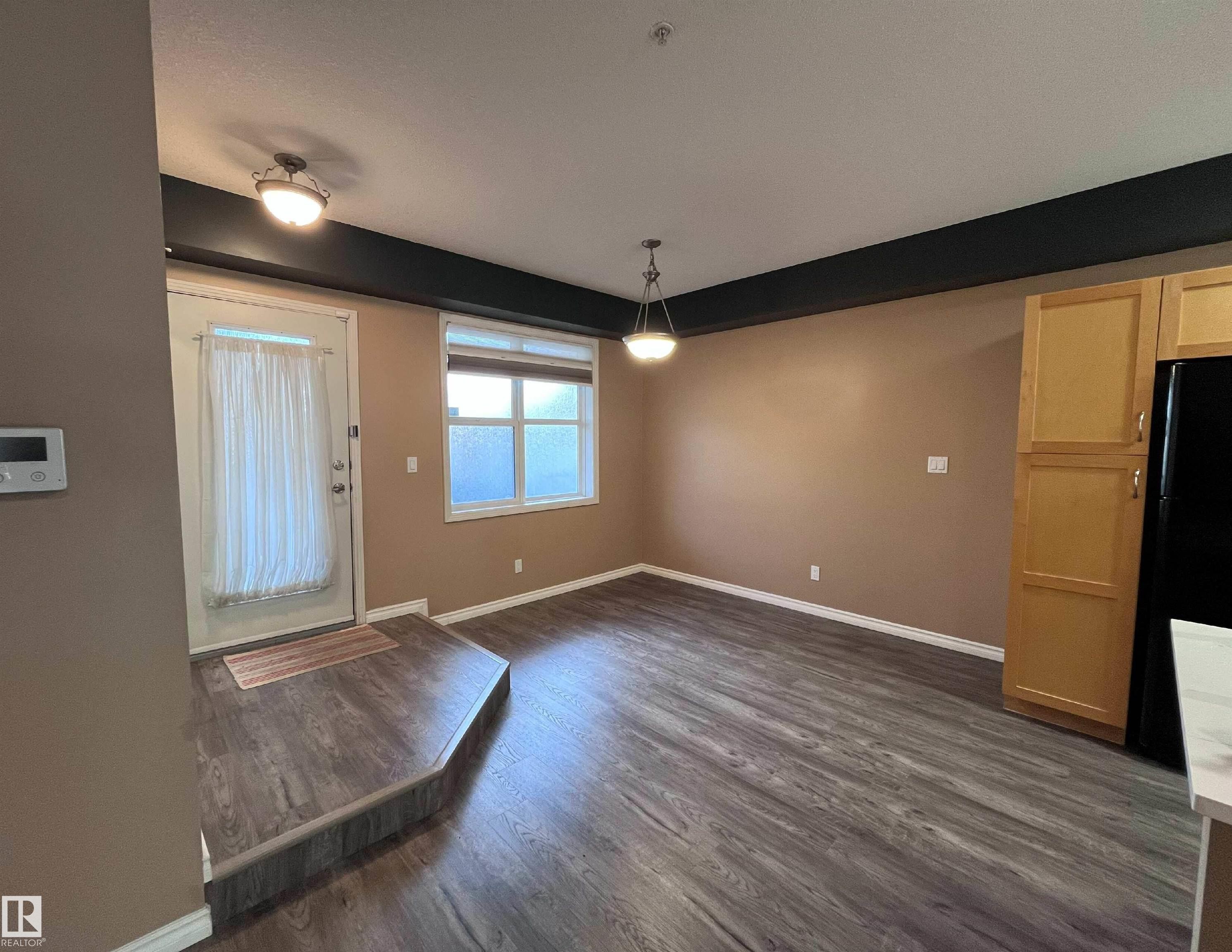 113 9507 101 Avenue, Edmonton, AB - Indoor Photo Showing Other Room