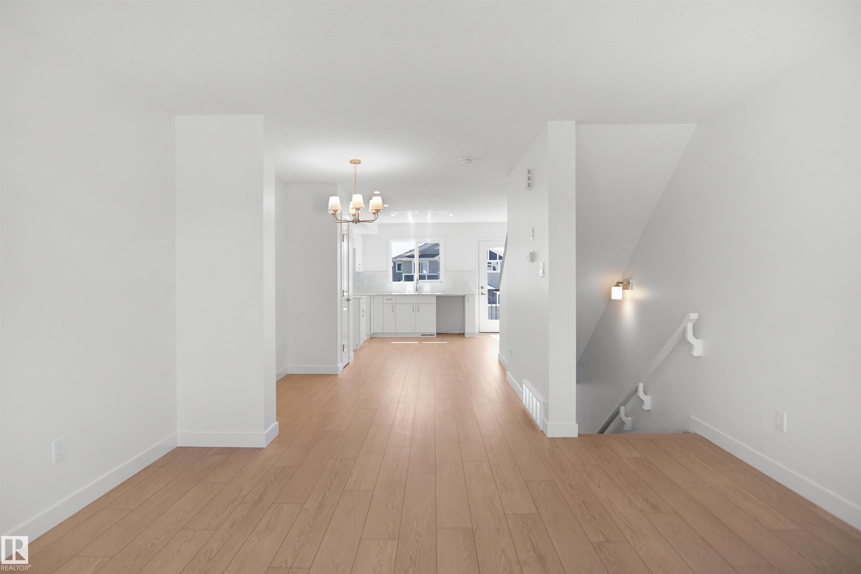 922 19 Avenue Nw, Edmonton, AB - Indoor Photo Showing Other Room