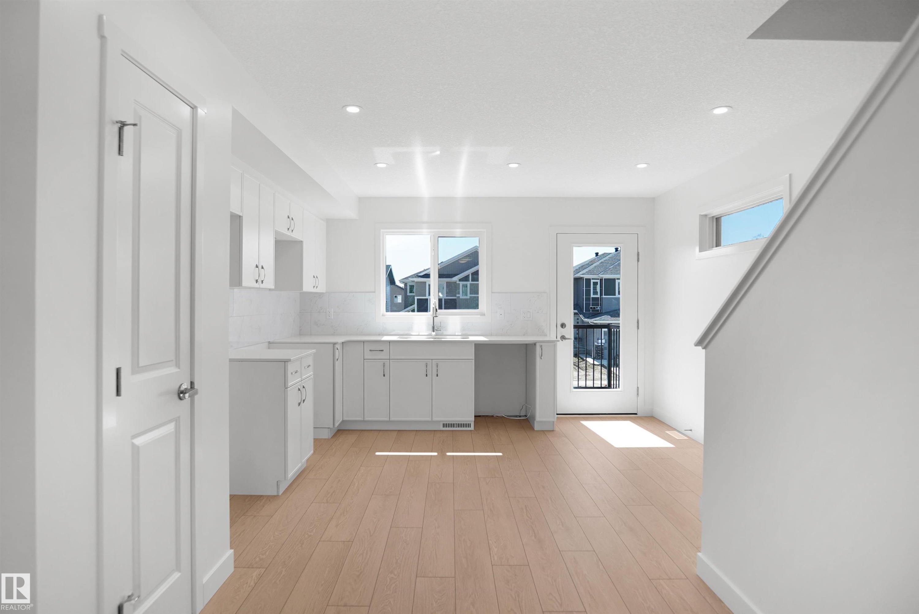 922 19 Avenue Nw, Edmonton, AB - Indoor