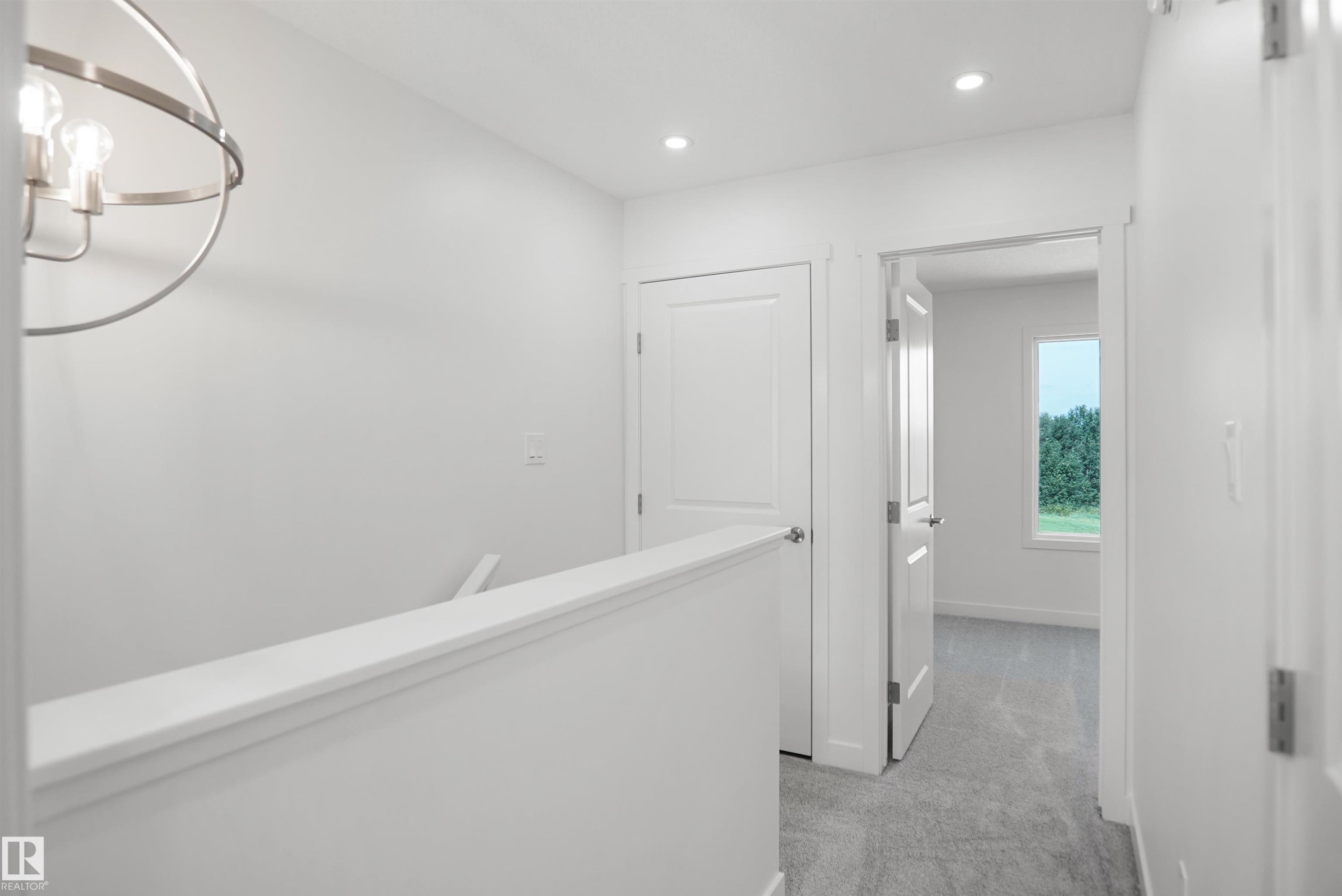 922 19 Avenue Nw, Edmonton, AB - Indoor Photo Showing Other Room