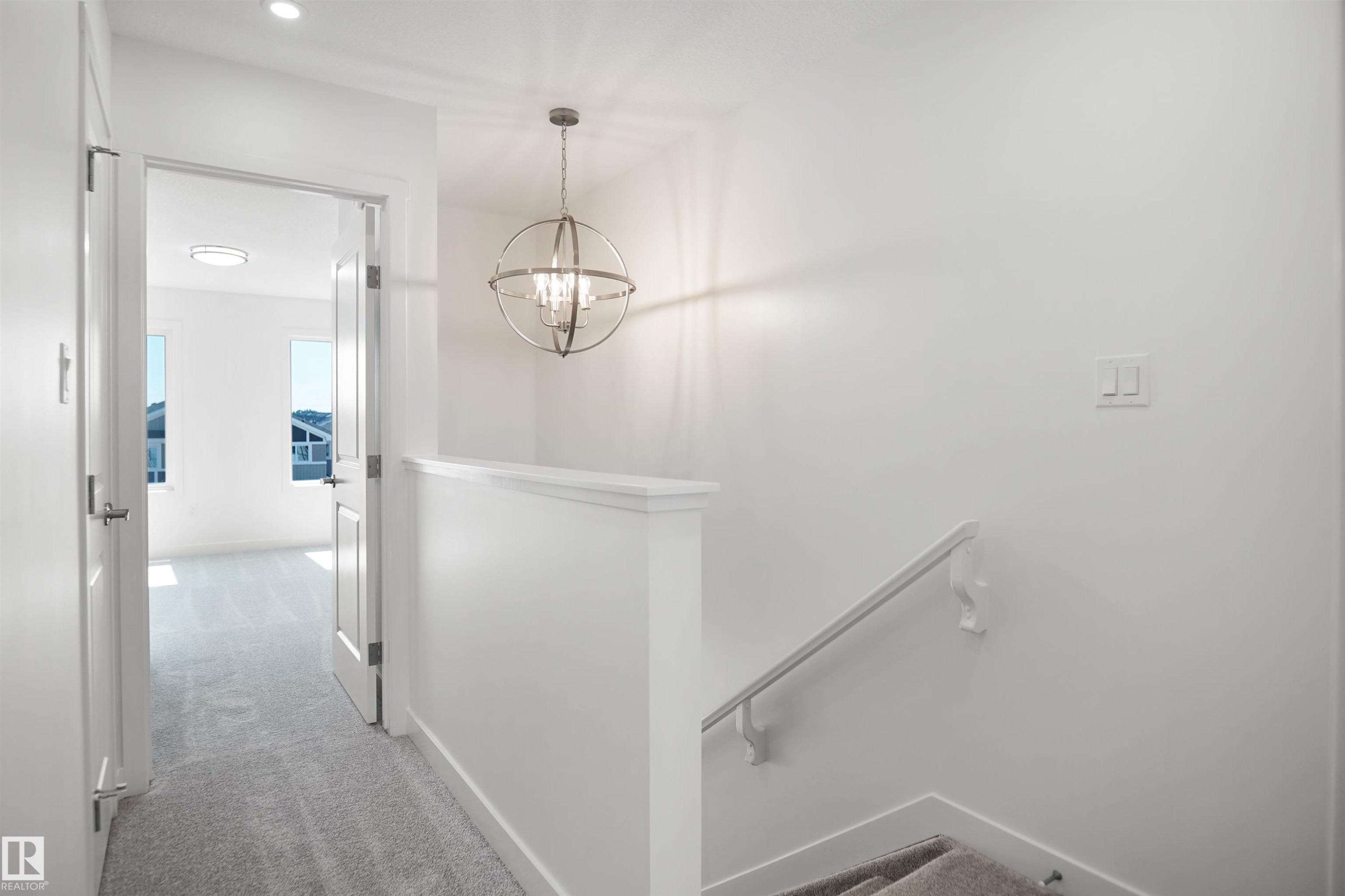 922 19 Avenue Nw, Edmonton, AB - Indoor Photo Showing Other Room