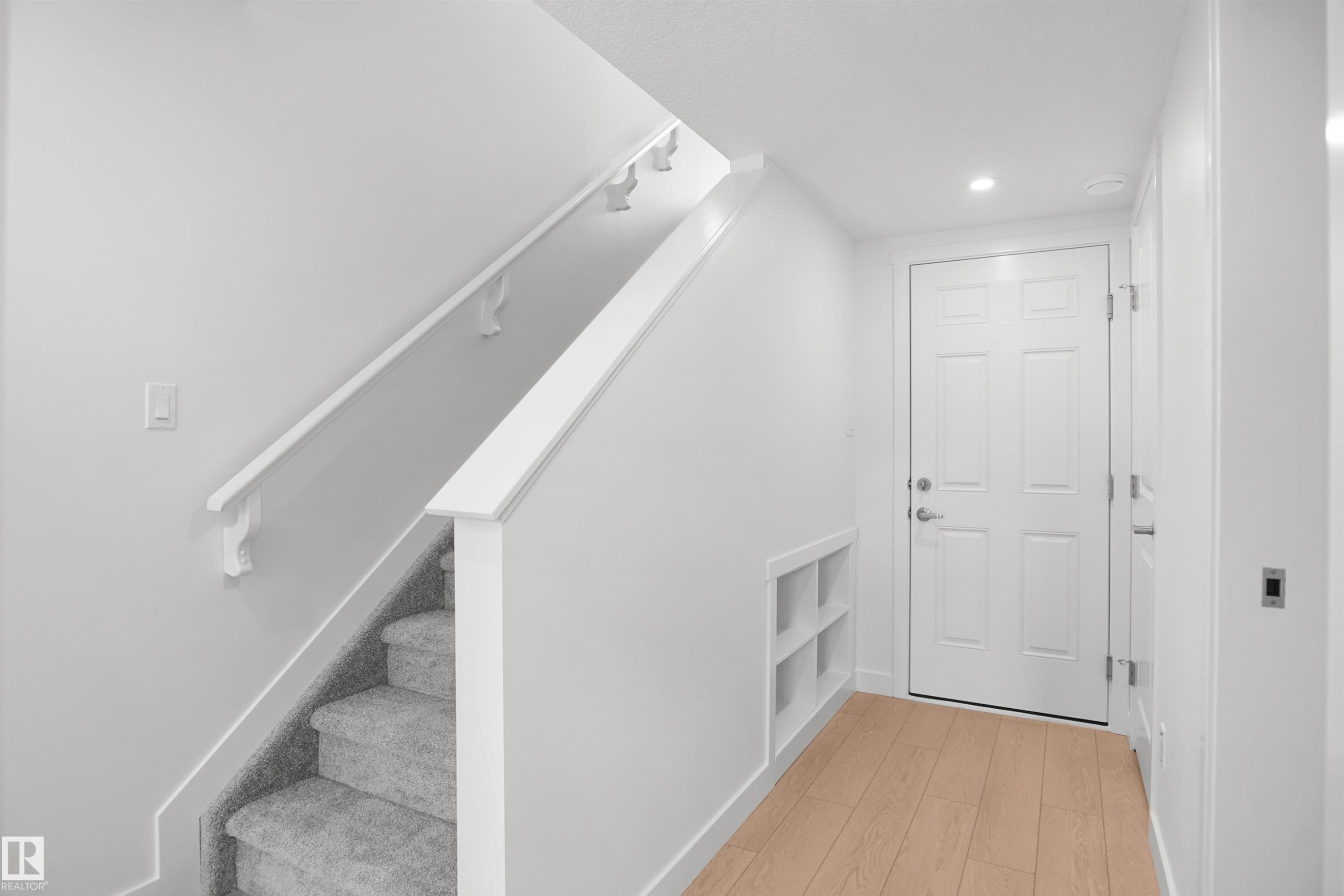 922 19 Avenue Nw, Edmonton, AB - Indoor Photo Showing Other Room