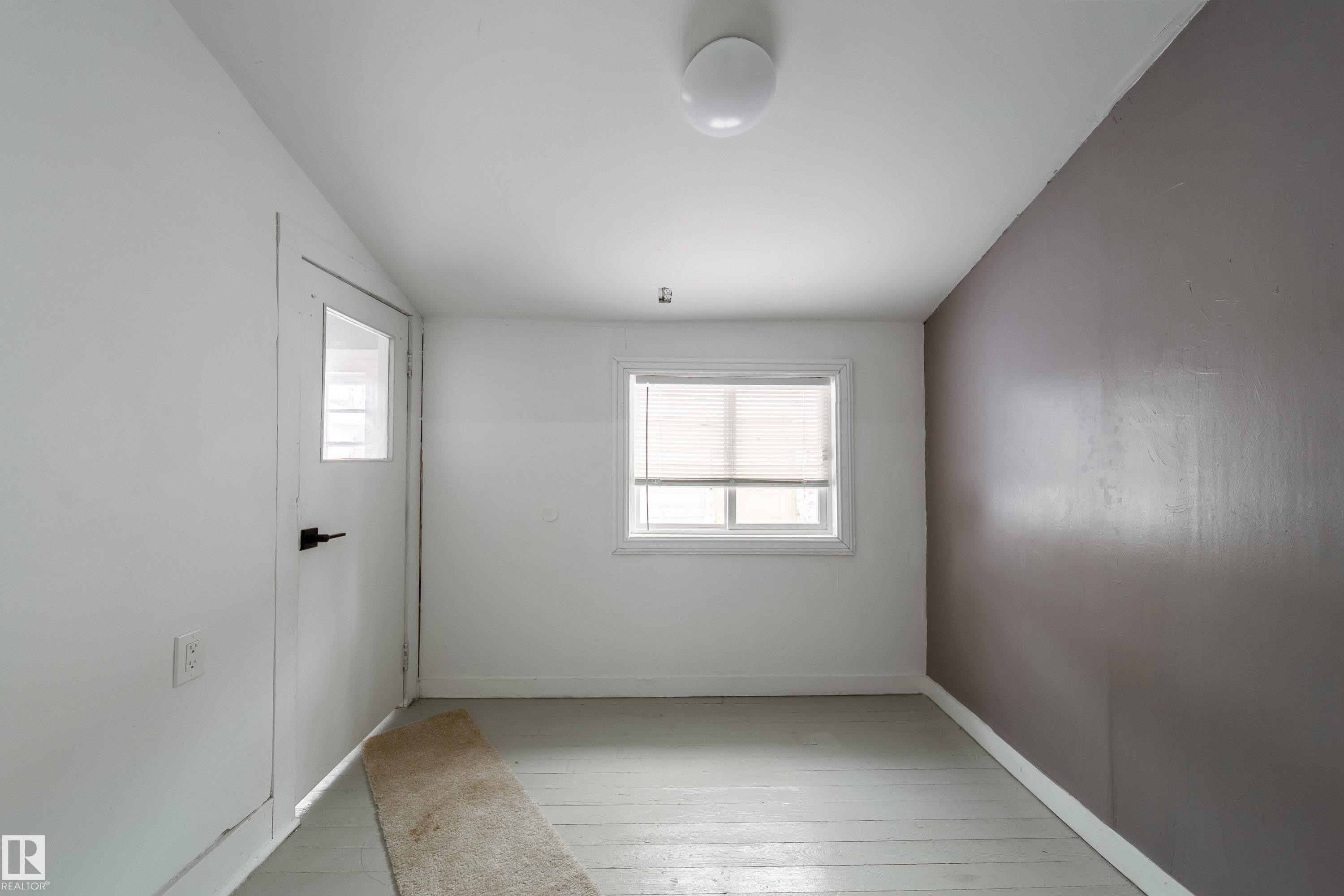 Enclosed - 4 Season - 10803 93 Street, Edmonton, AB - Indoor Photo Showing Other Room