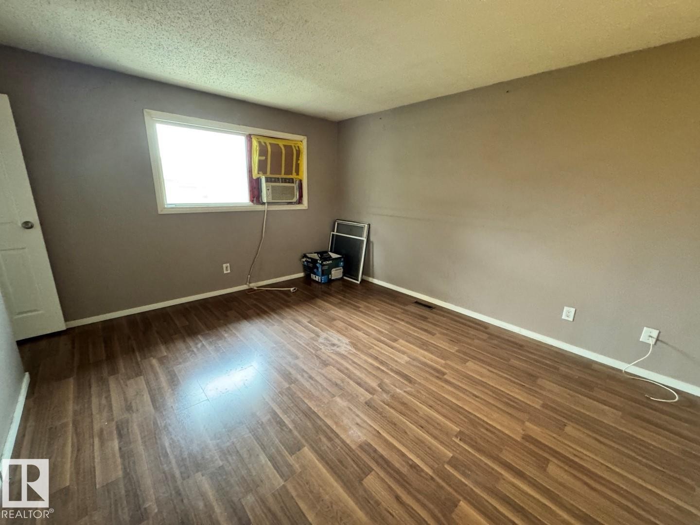 6612 36A Avenue, Edmonton, AB - Indoor Photo Showing Other Room
