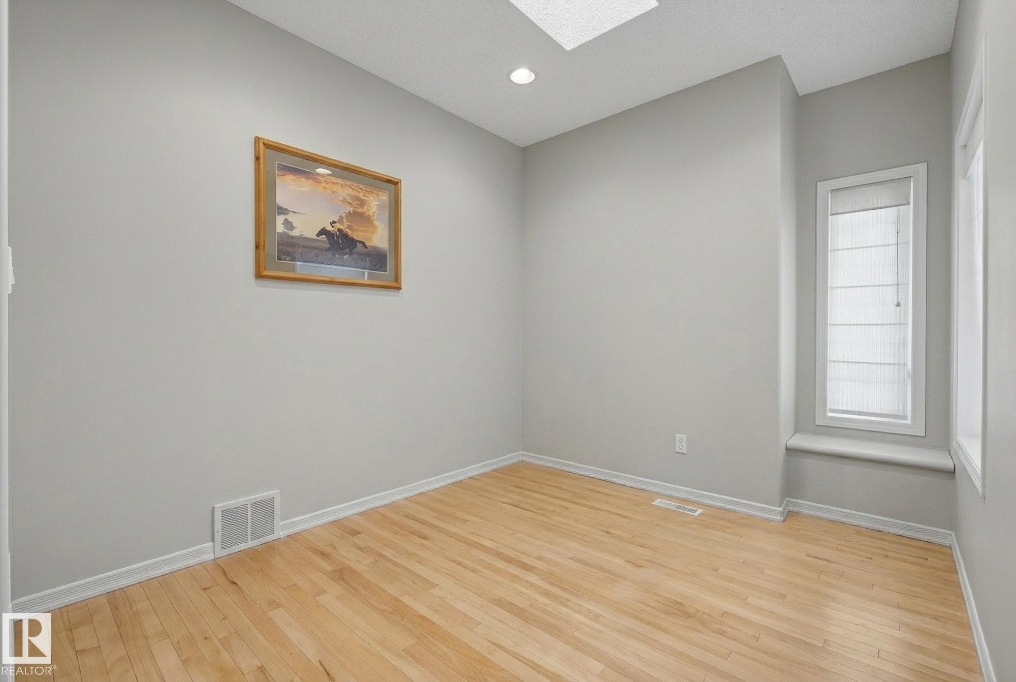 36 3003 34 Avenue, Edmonton, AB - Indoor Photo Showing Other Room