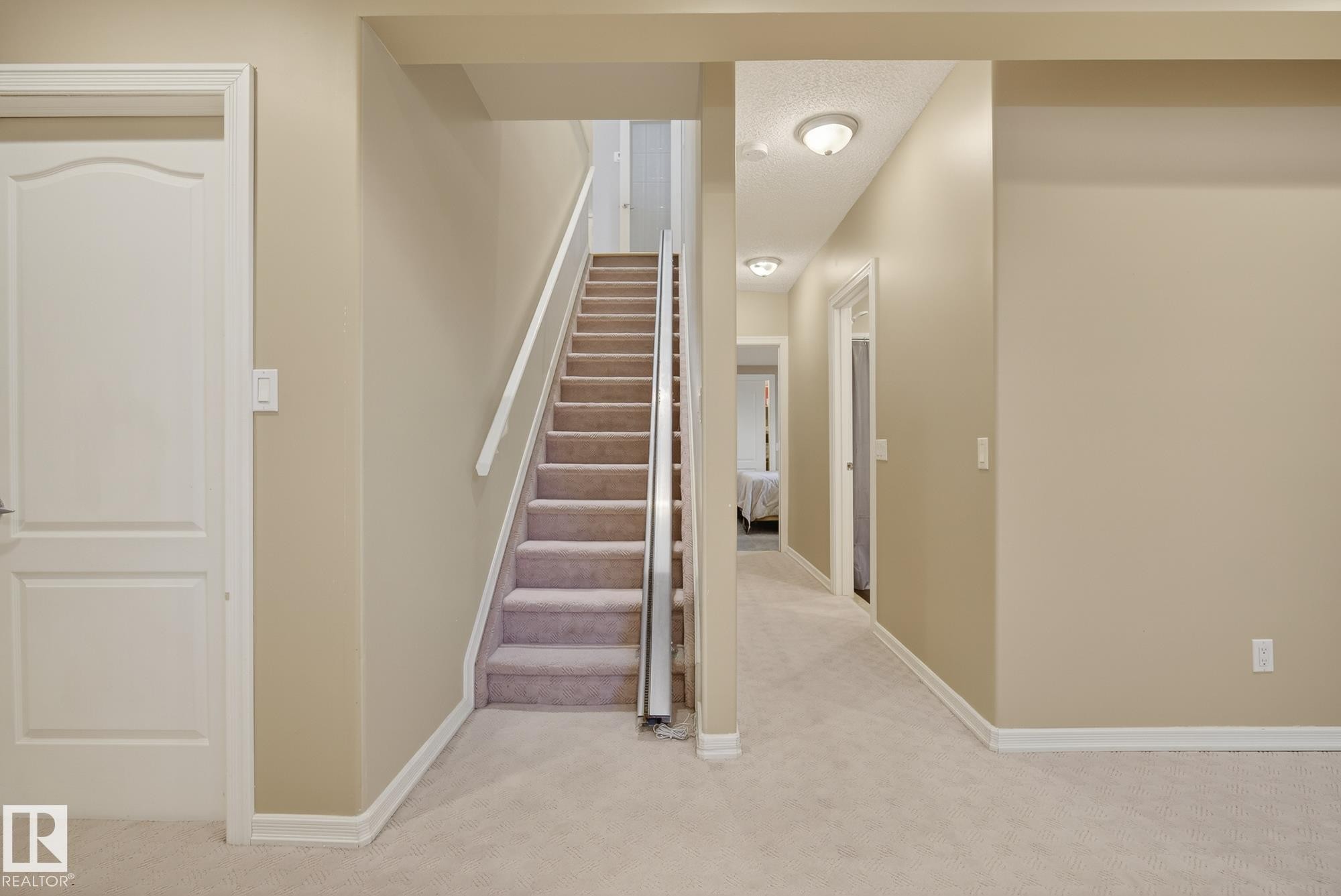 36 3003 34 Avenue, Edmonton, AB - Indoor Photo Showing Other Room