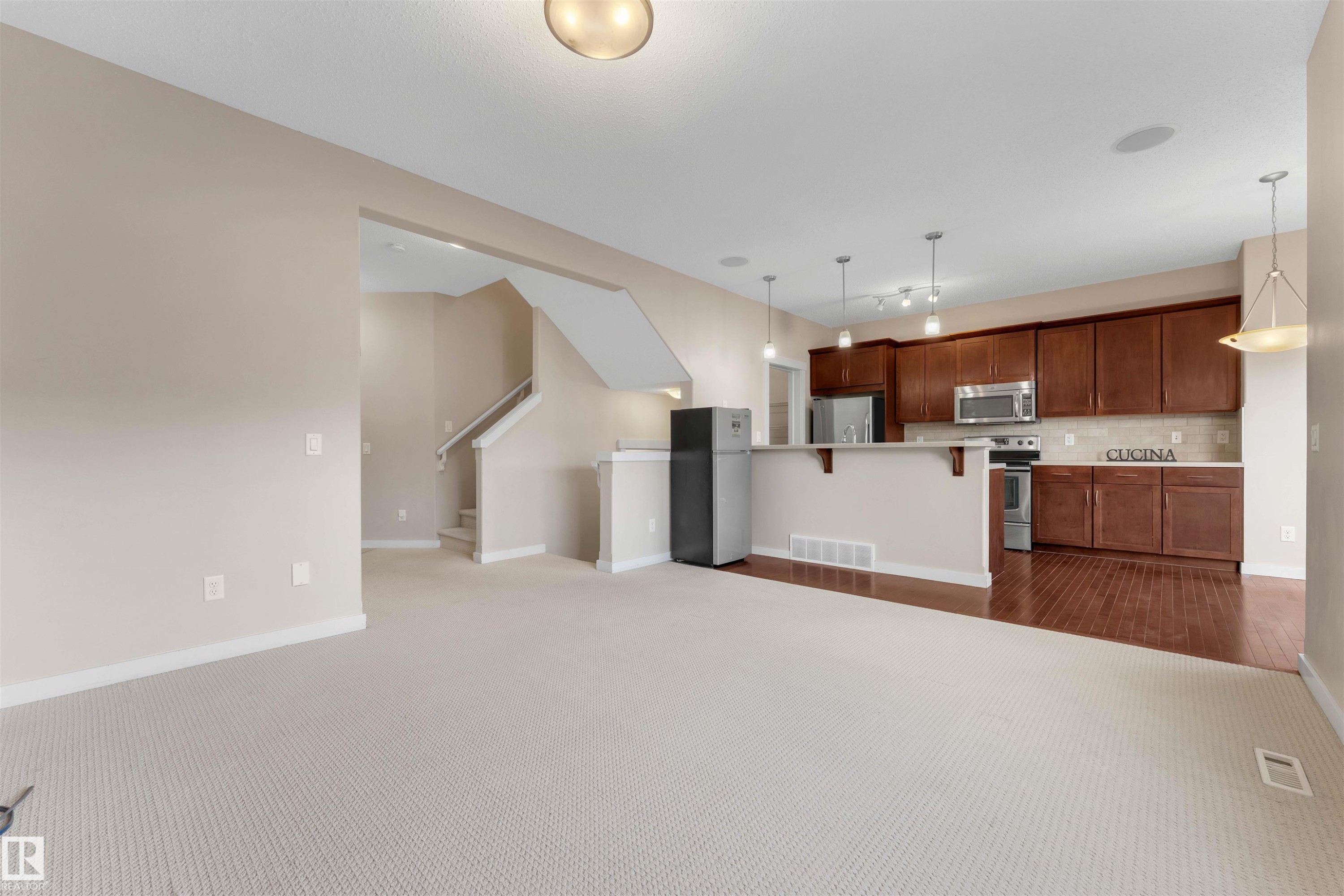Edmonton, AB - Indoor Photo Showing Kitchen