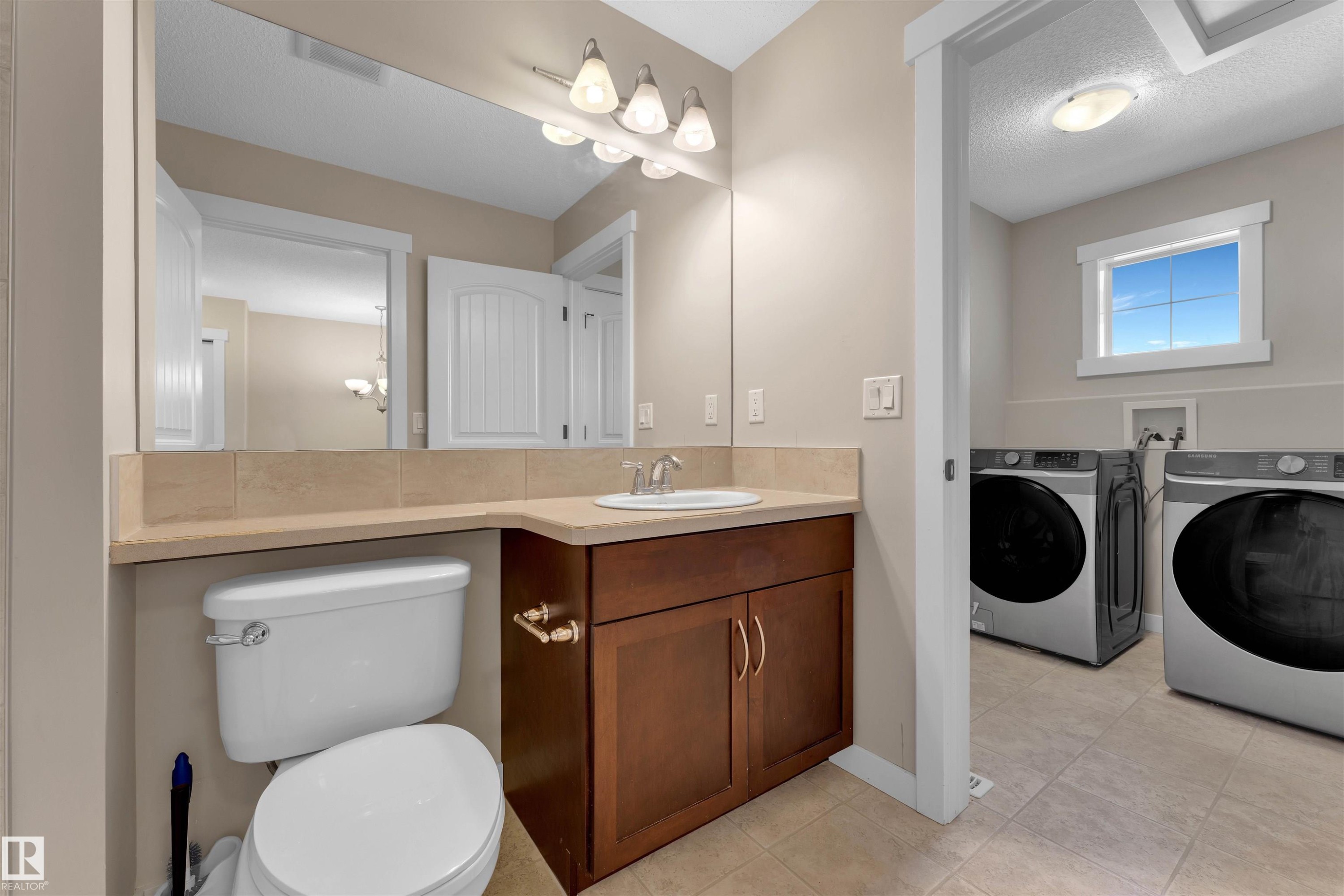 Edmonton, AB - Indoor Photo Showing Laundry Room