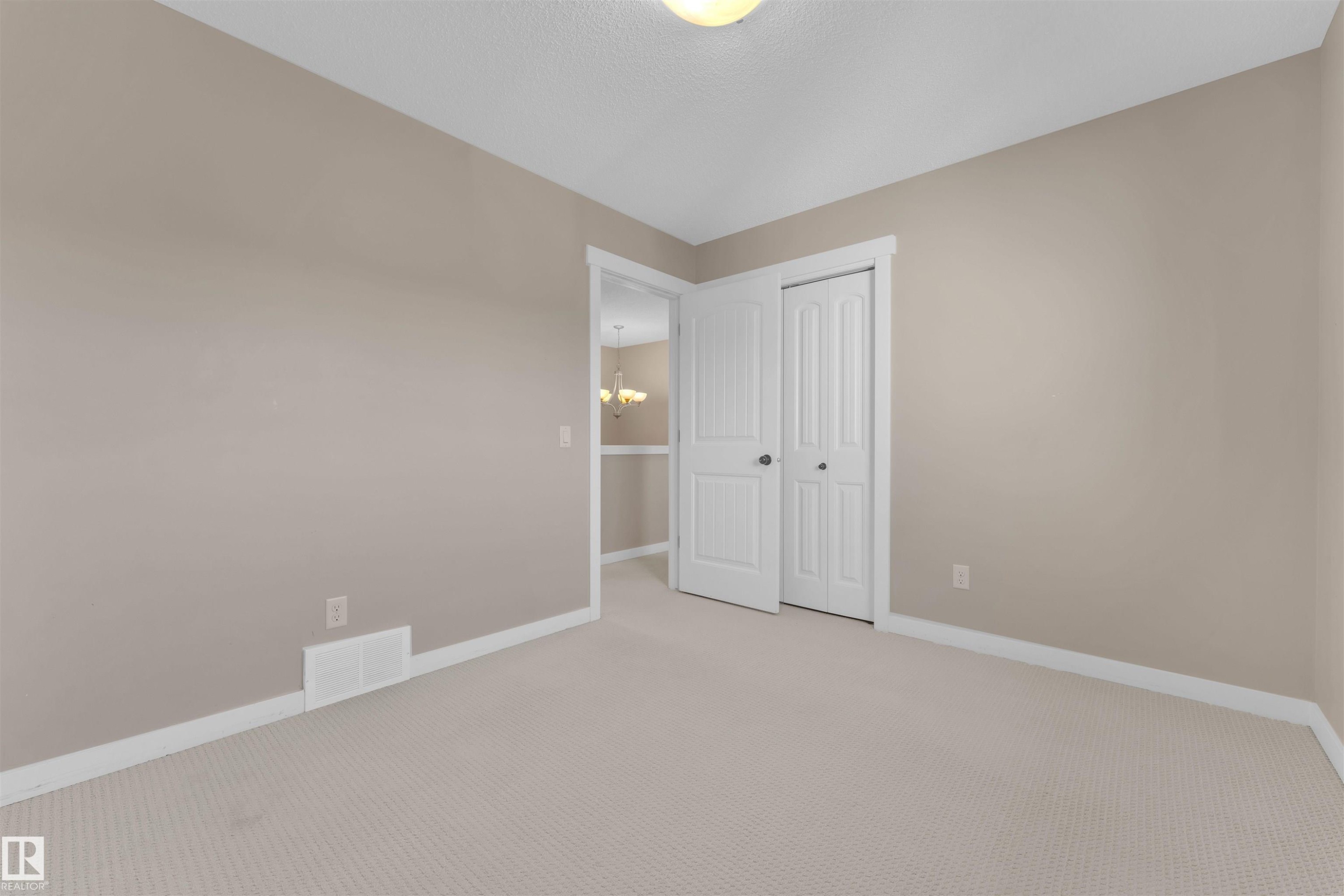 Edmonton, AB - Indoor Photo Showing Other Room