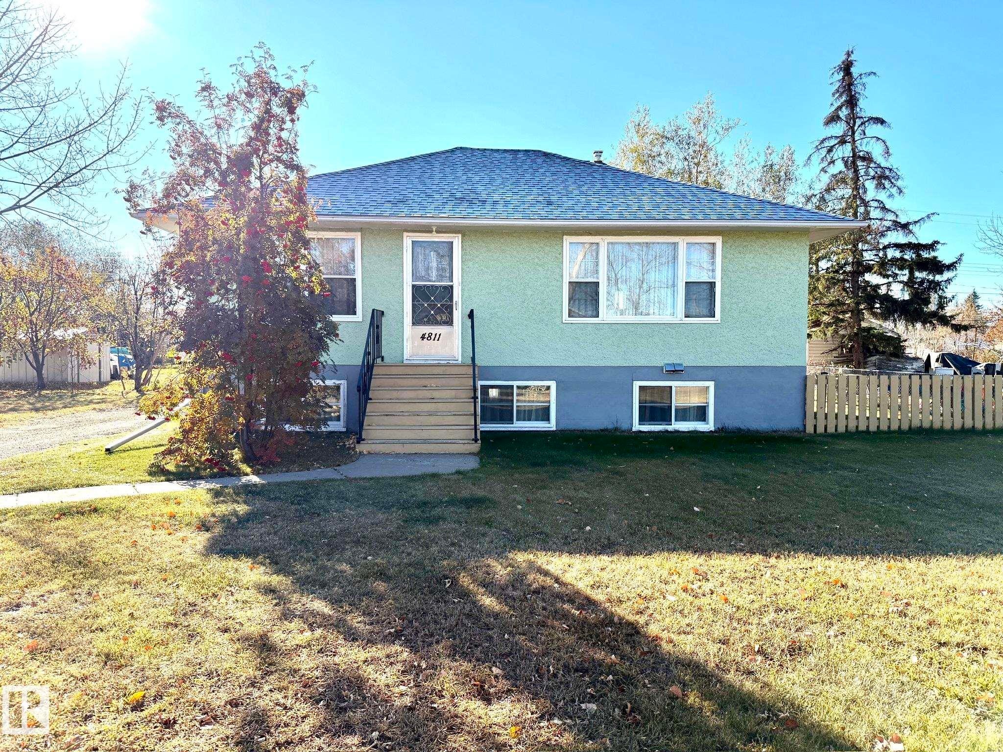 4811 51 Avenue, Lamont, AB - Outdoor