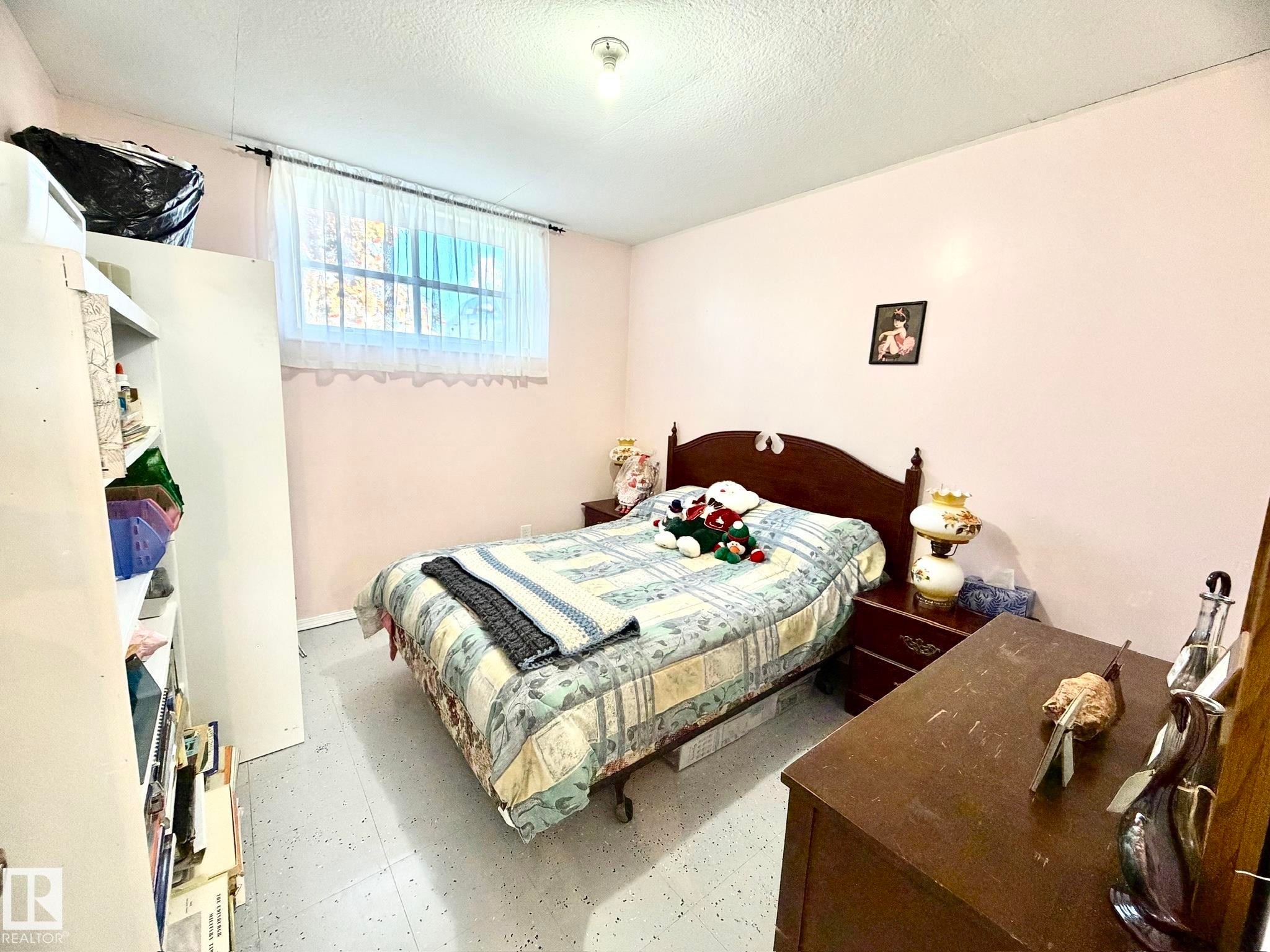 4811 51 Avenue, Lamont, AB - Indoor Photo Showing Bedroom