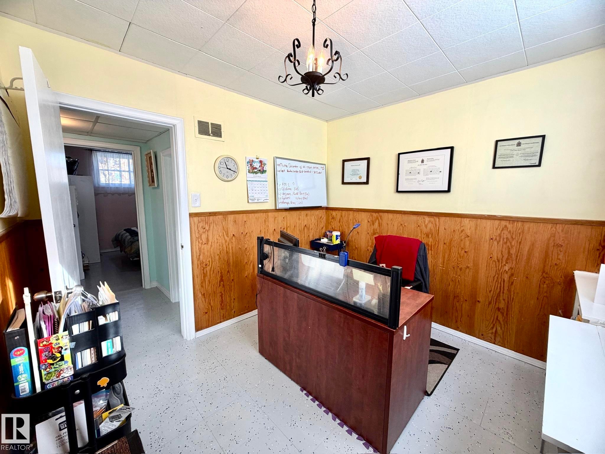 4811 51 Avenue, Lamont, AB - Indoor