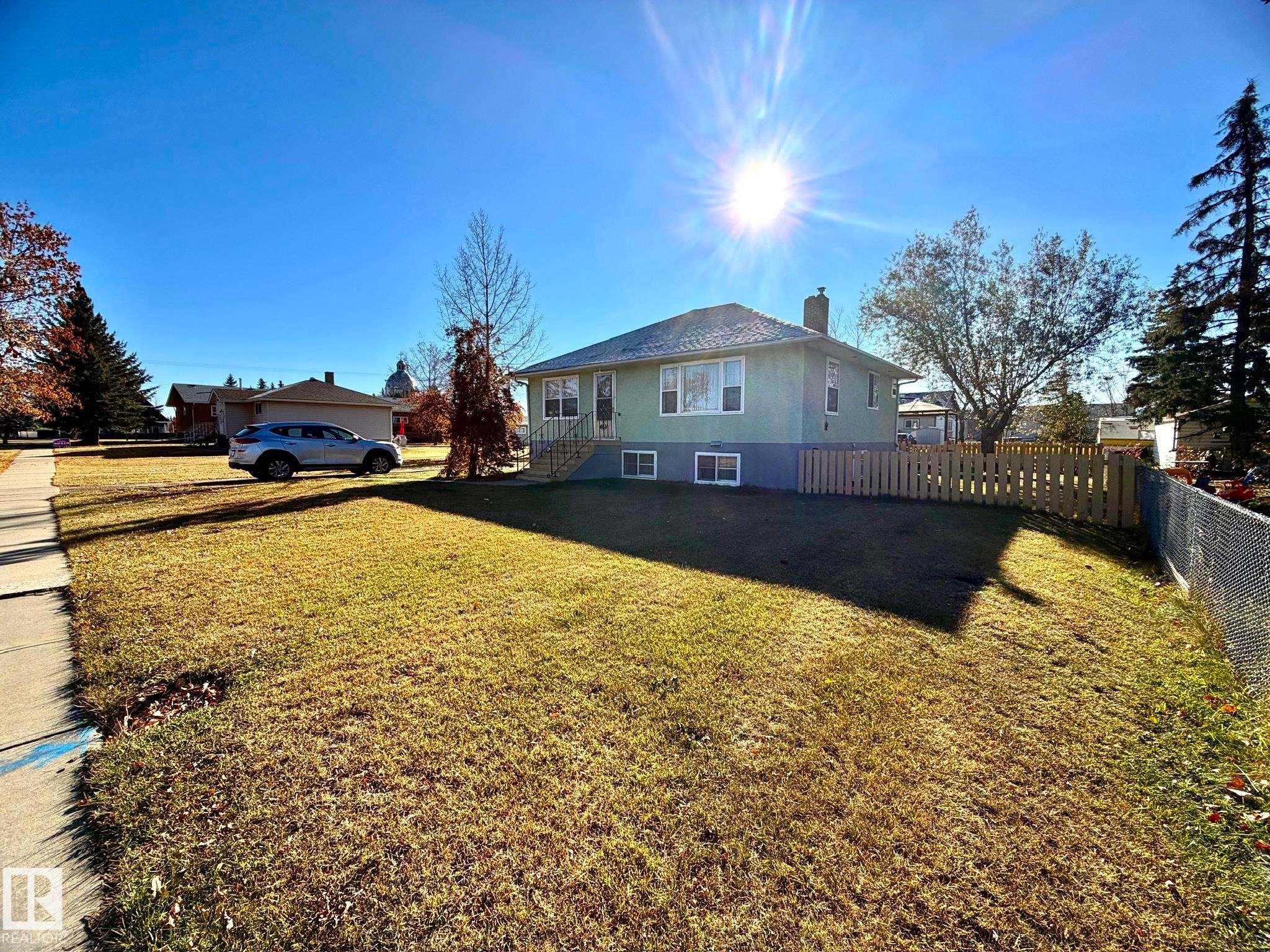 4811 51 Avenue, Lamont, AB - Outdoor