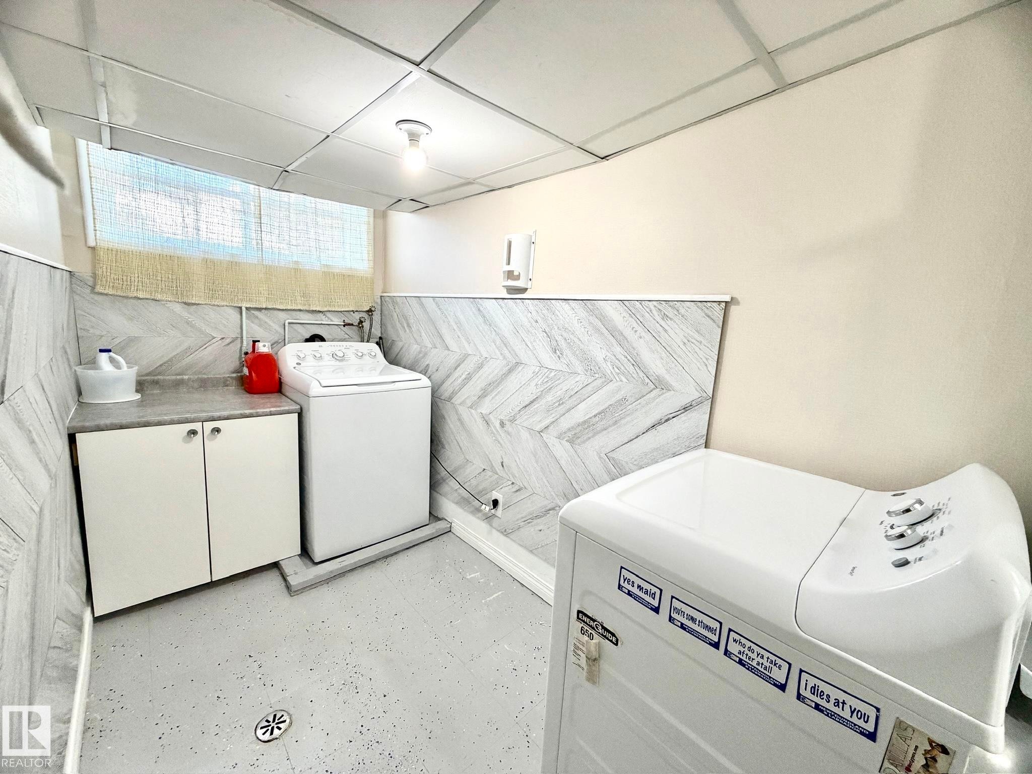 4811 51 Avenue, Lamont, AB - Indoor Photo Showing Laundry Room