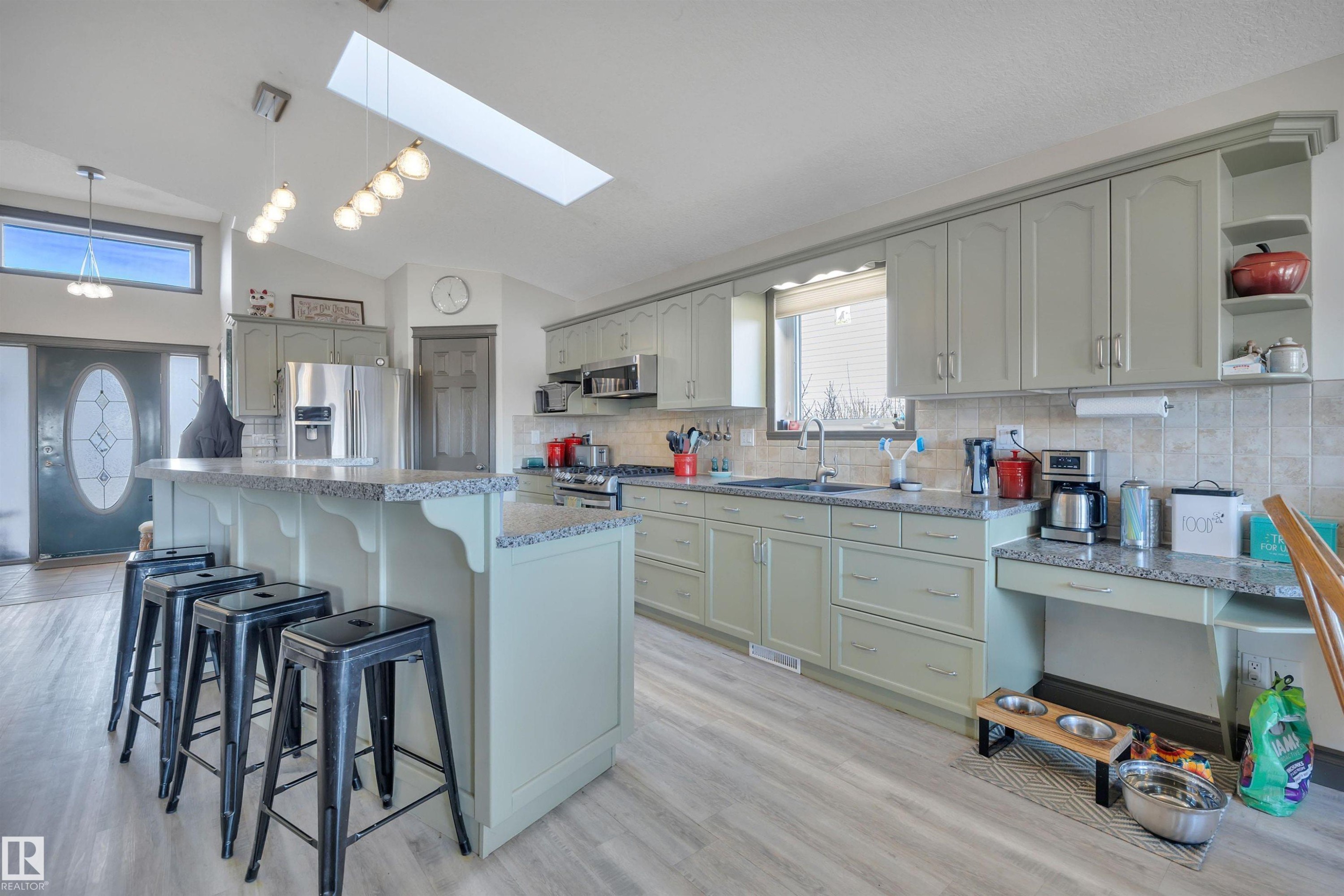 115 Parkside Drive, Wetaskiwin, AB - Indoor Photo Showing Kitchen With Double Sink