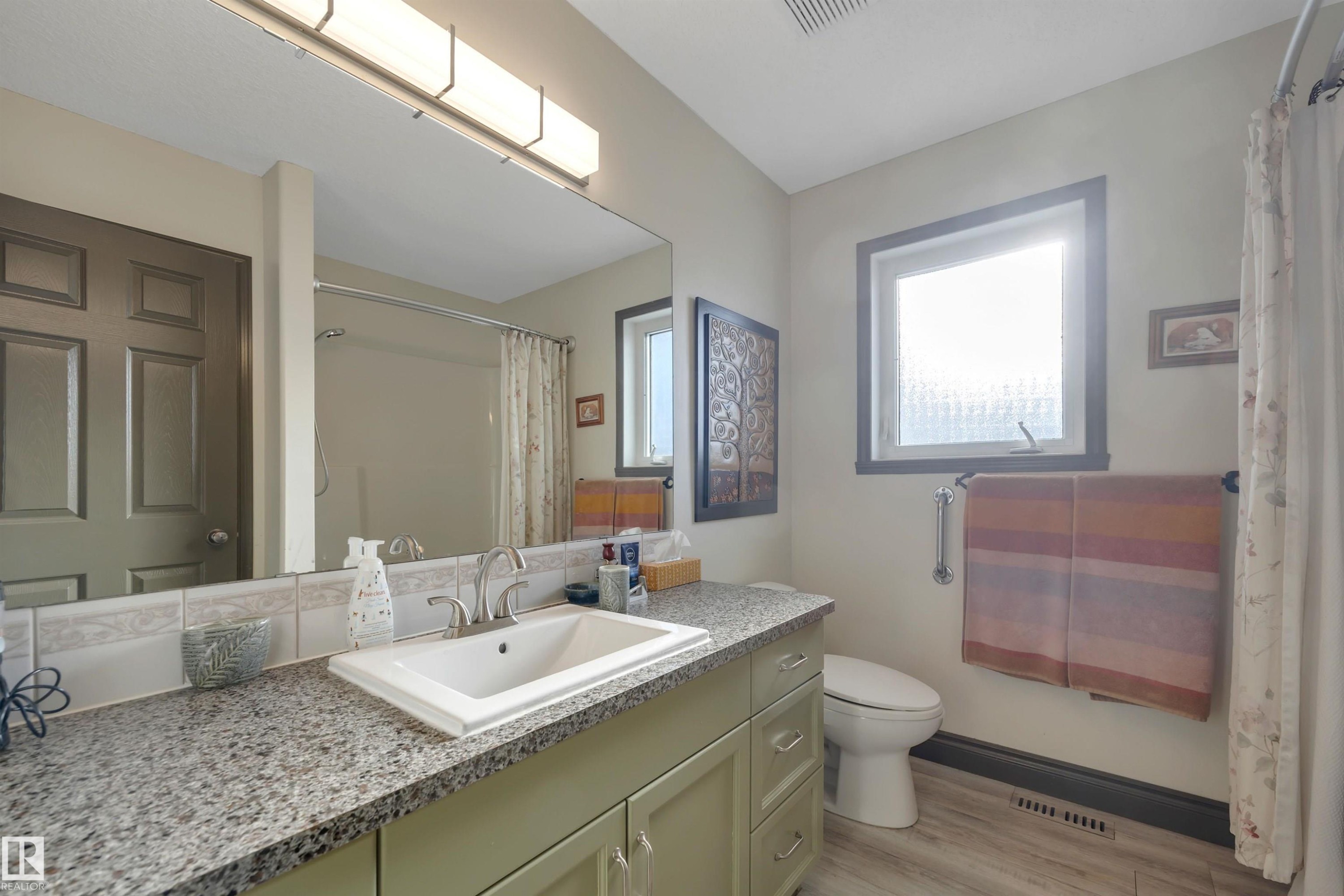 115 Parkside Drive, Wetaskiwin, AB - Indoor Photo Showing Bathroom