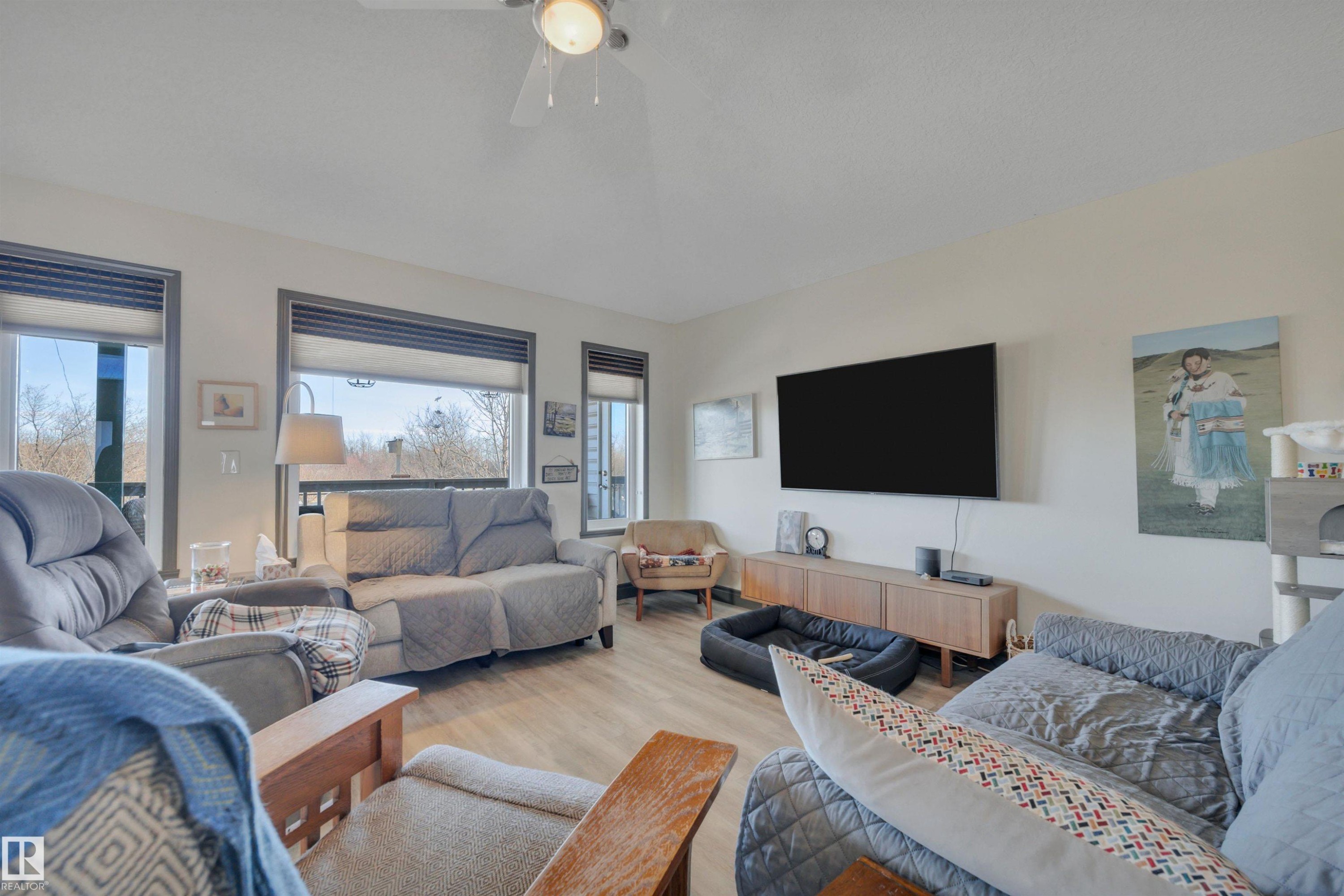 115 Parkside Drive, Wetaskiwin, AB - Indoor Photo Showing Living Room
