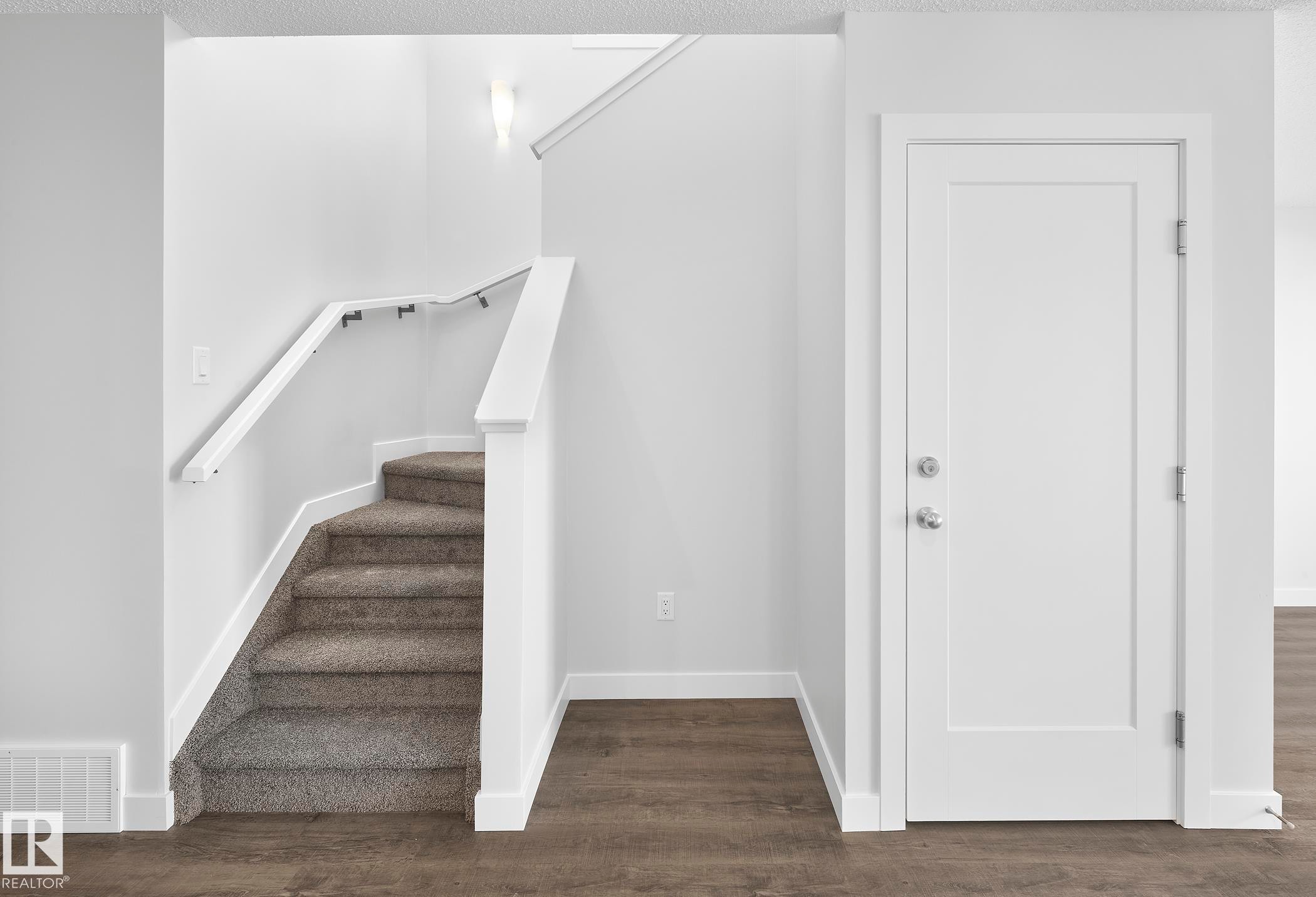 760 Berg Loop, Leduc, AB - Indoor Photo Showing Other Room