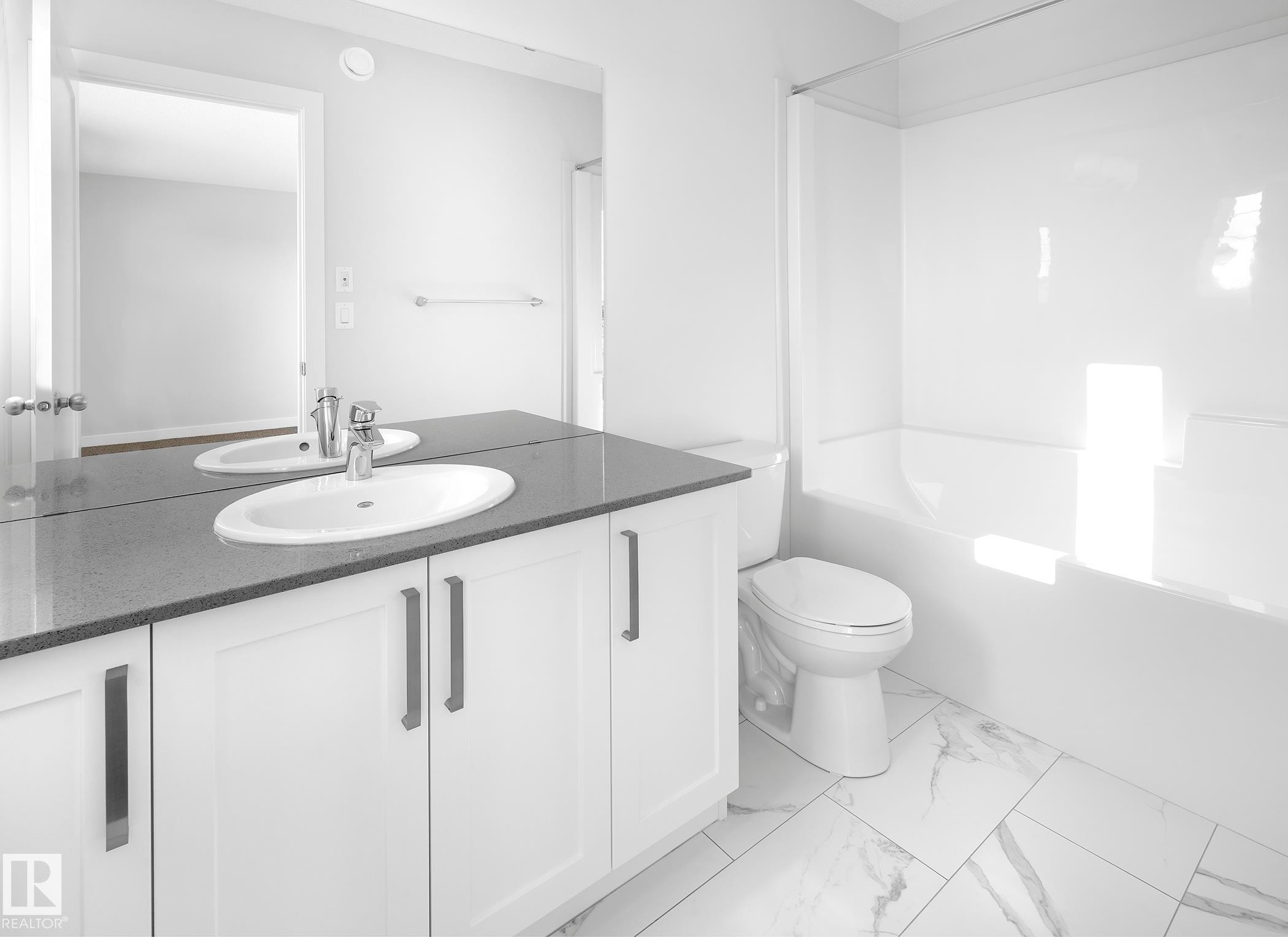 760 Berg Loop, Leduc, AB - Indoor Photo Showing Bathroom