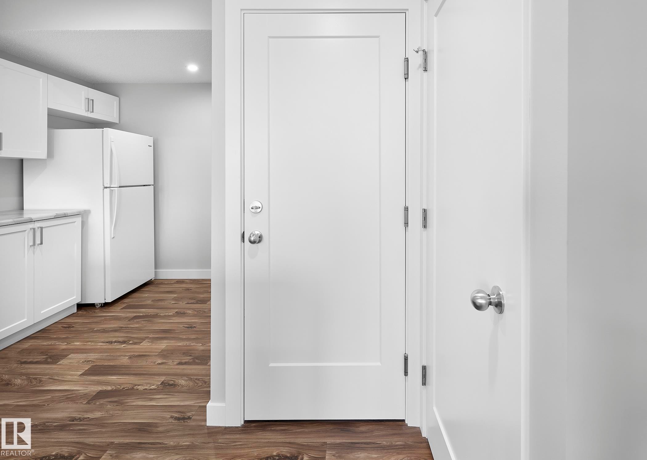 760 Berg Loop, Leduc, AB - Indoor