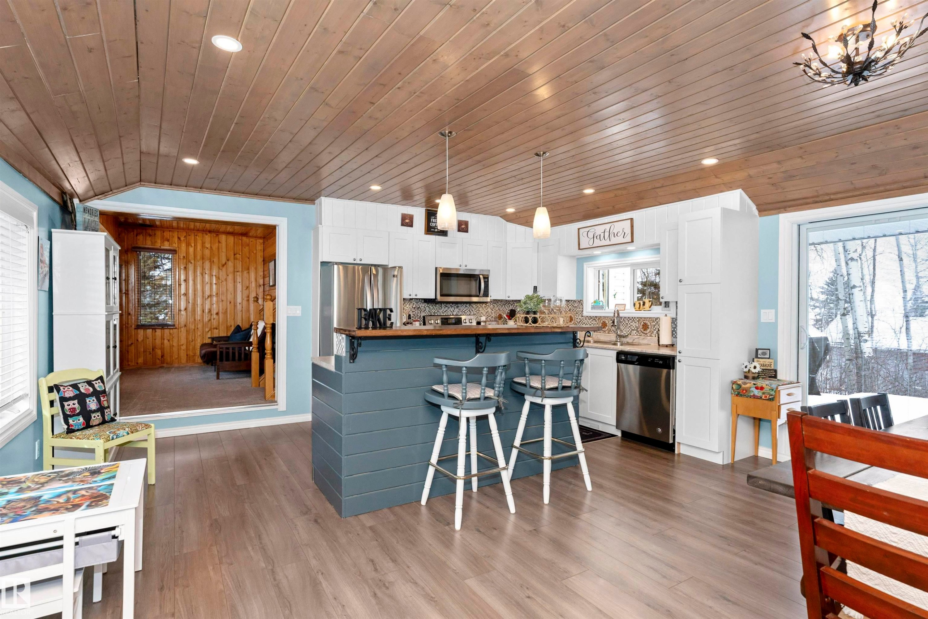 Dining space with wood ceiling - 516 5 Street, Rural Lac Ste. Anne County, AB - Indoor Photo Showing Dining Room