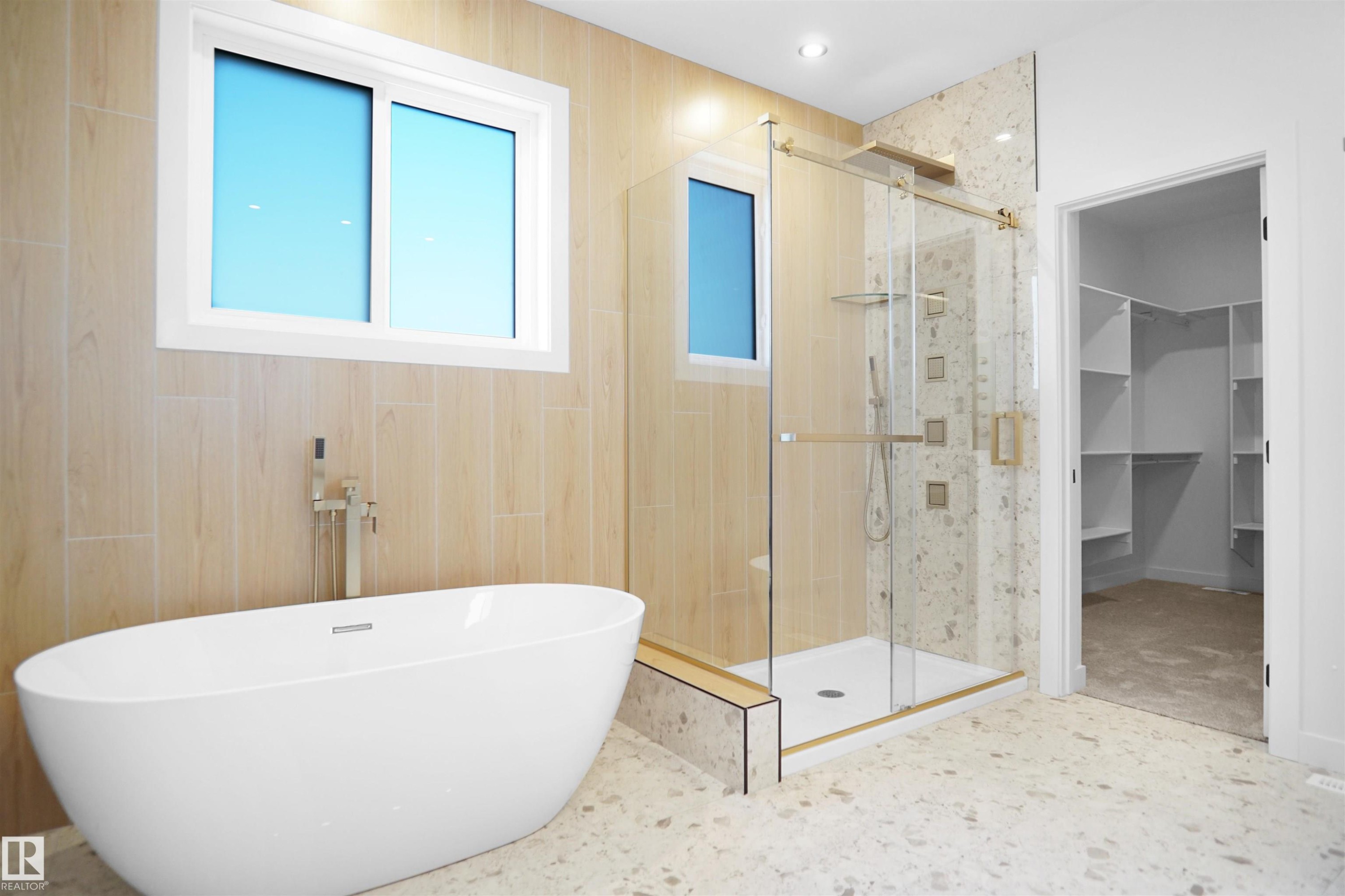 11 Trill Point(E), Spruce Grove, AB - Indoor Photo Showing Bathroom