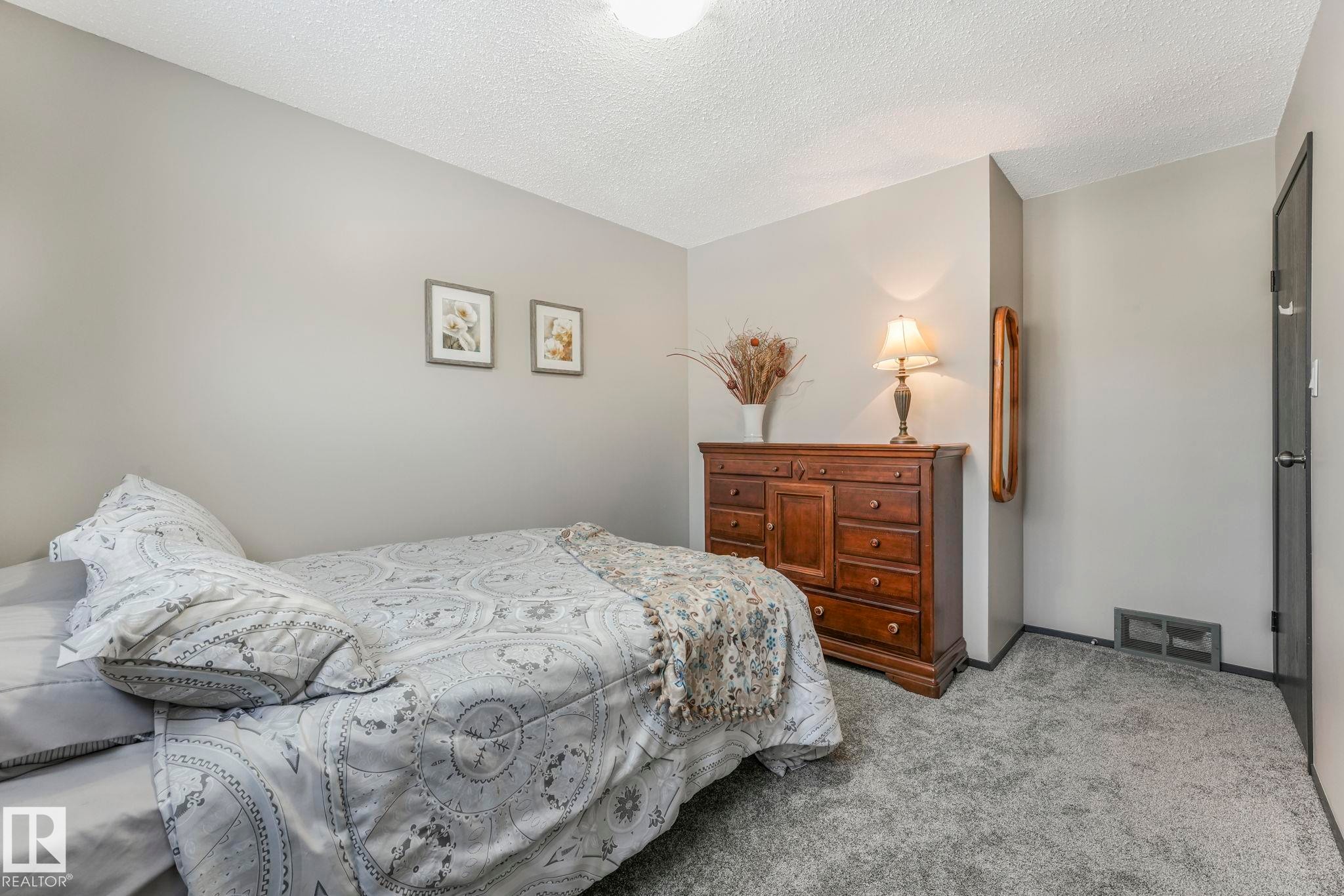 4835 60 Street, Rural Lac Ste. Anne County, AB - Indoor Photo Showing Bedroom