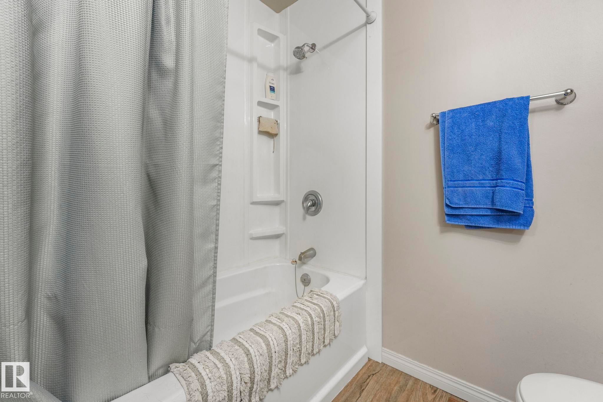 4835 60 Street, Rural Lac Ste. Anne County, AB - Indoor Photo Showing Bathroom