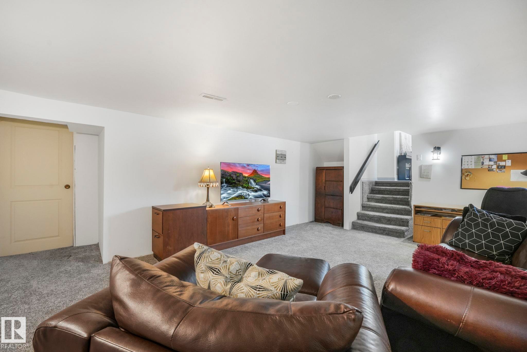 4835 60 Street, Rural Lac Ste. Anne County, AB - Indoor Photo Showing Living Room