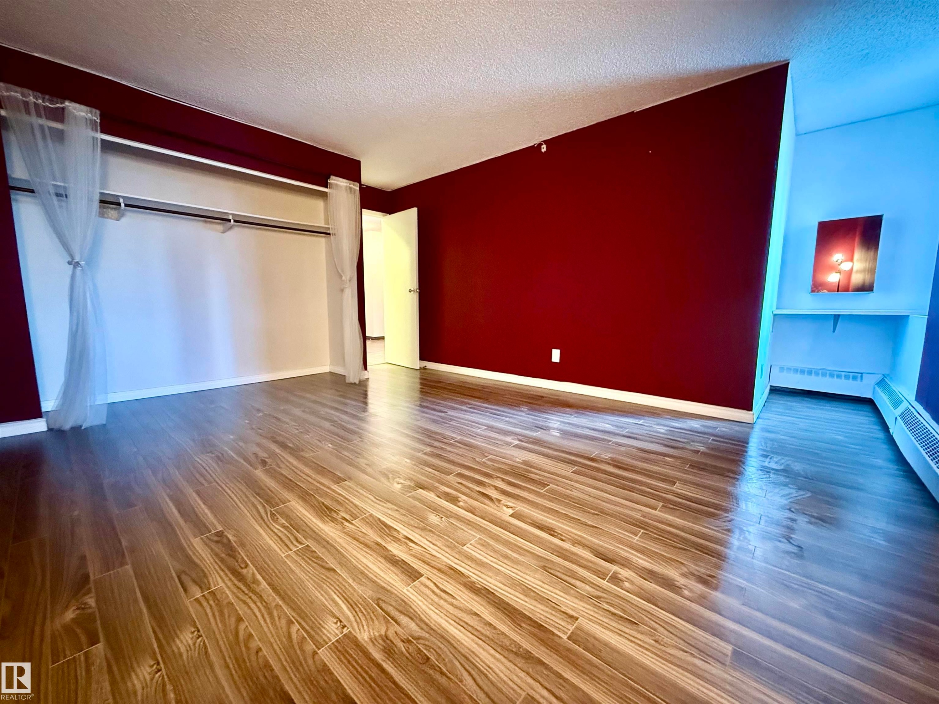 #409 10145 109 St, Edmonton, AB - Indoor Photo Showing Other Room