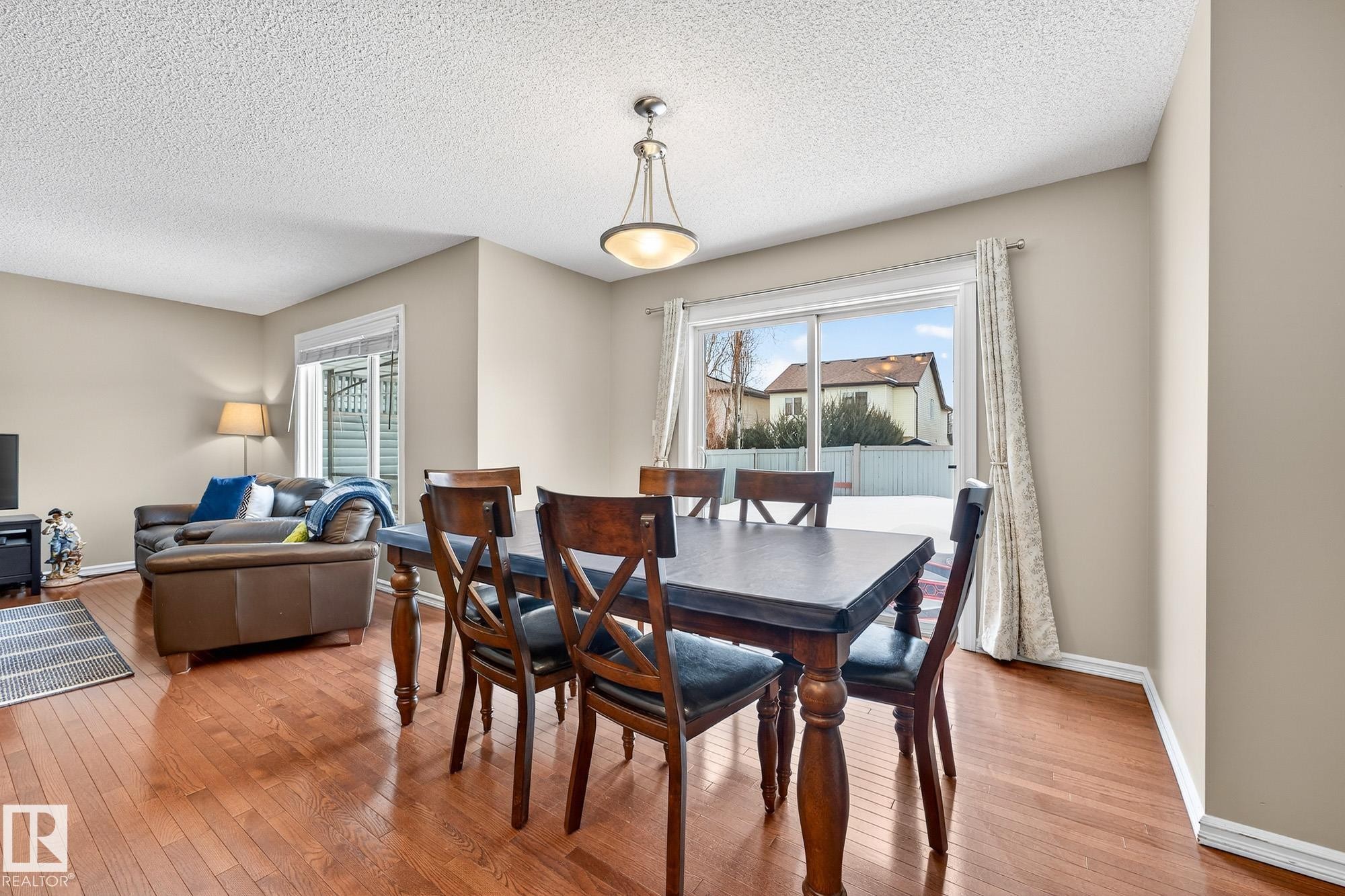 21907 95 Avenue, Edmonton, AB - Indoor Photo Showing Other Room