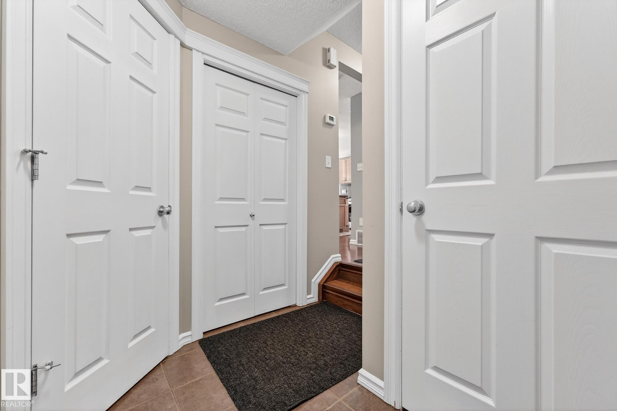 21907 95 Avenue, Edmonton, AB - Indoor Photo Showing Other Room