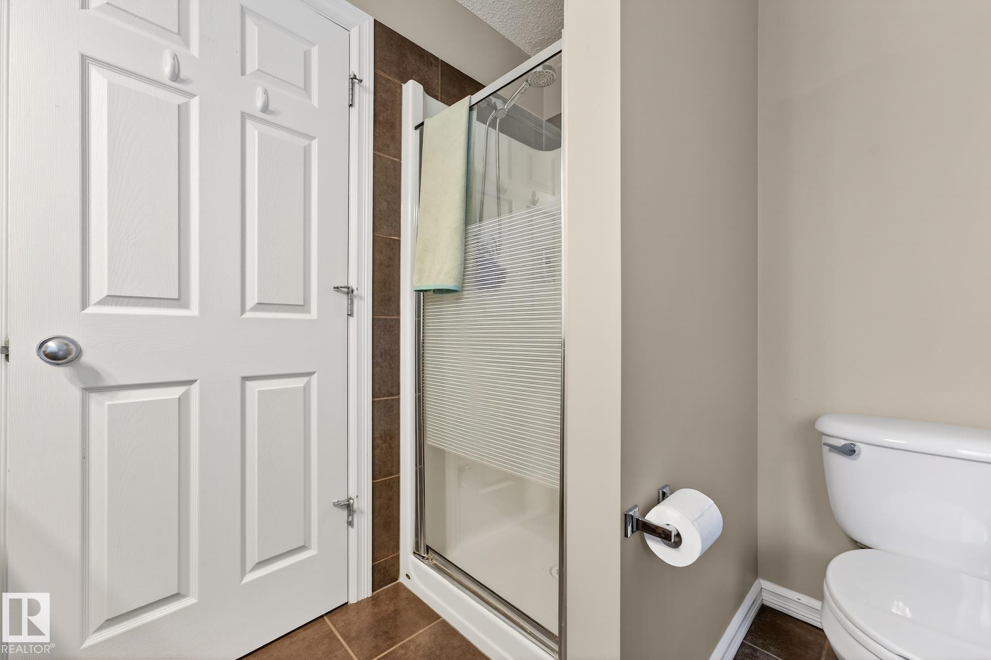 21907 95 Avenue, Edmonton, AB - Indoor Photo Showing Bathroom