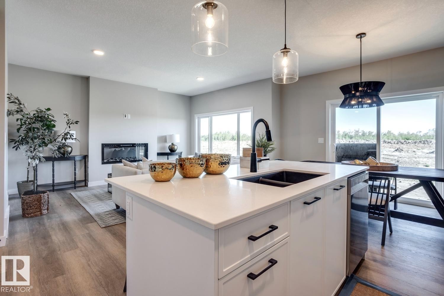 407 Brickyard Point(E), Stony Plain, AB - Indoor Photo Showing Kitchen With Double Sink