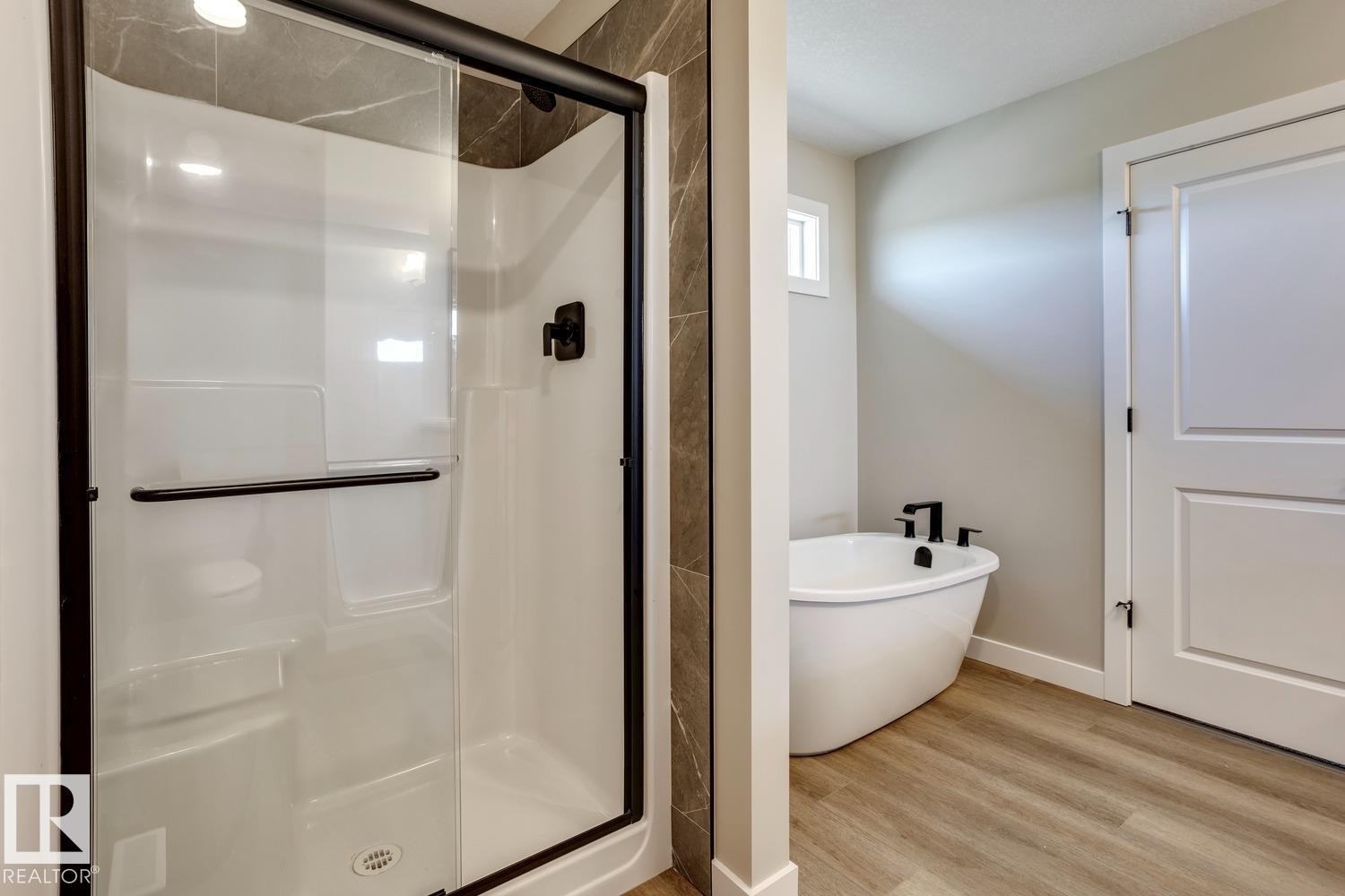 407 Brickyard Point(E), Stony Plain, AB - Indoor Photo Showing Bathroom