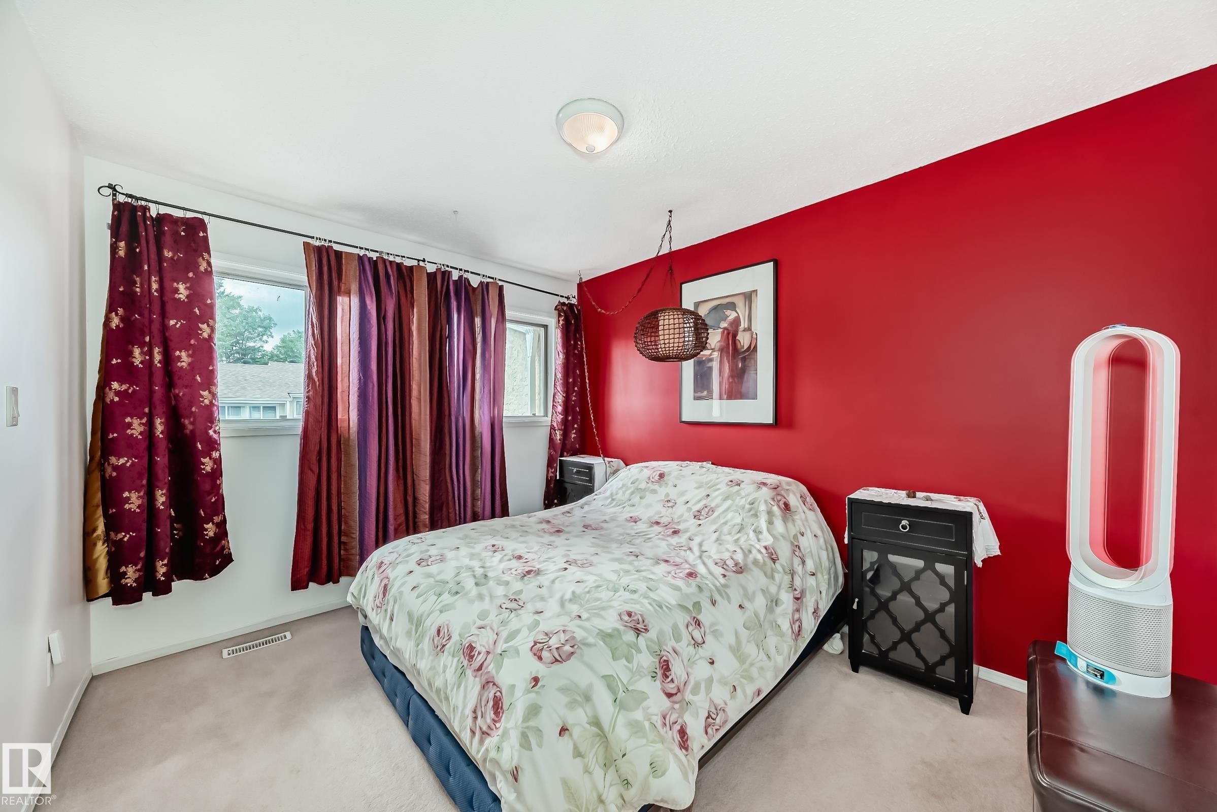 1049 Millbourne Road E, Edmonton, AB - Indoor Photo Showing Bedroom