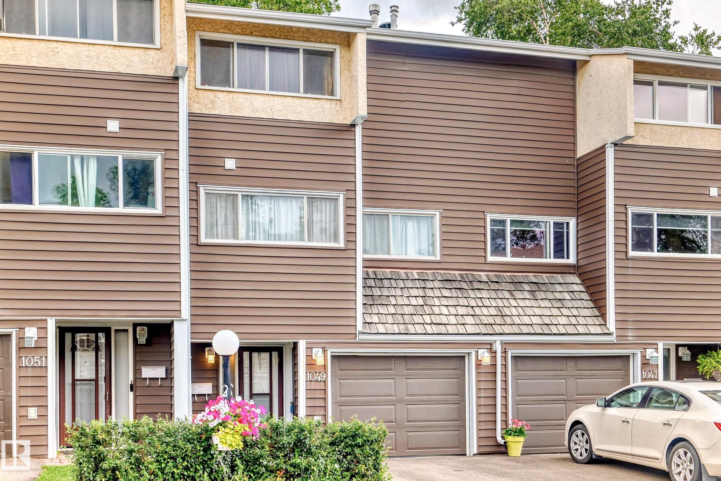 1049 Millbourne Road E, Edmonton, AB - Outdoor With Facade