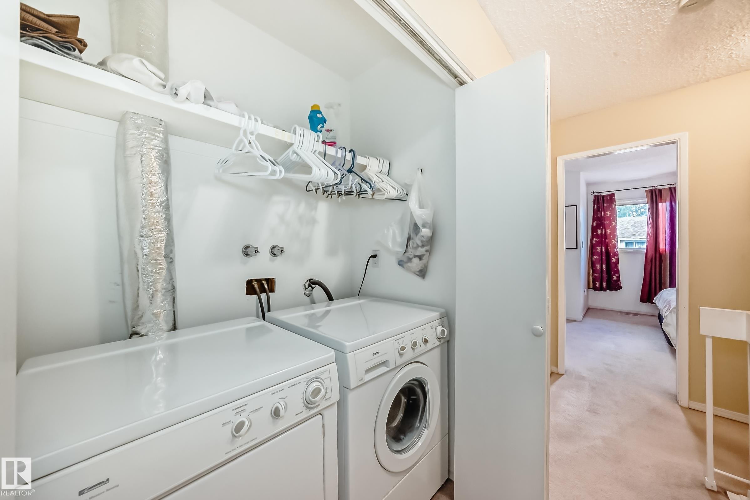 1049 Millbourne Road E, Edmonton, AB - Indoor Photo Showing Laundry Room