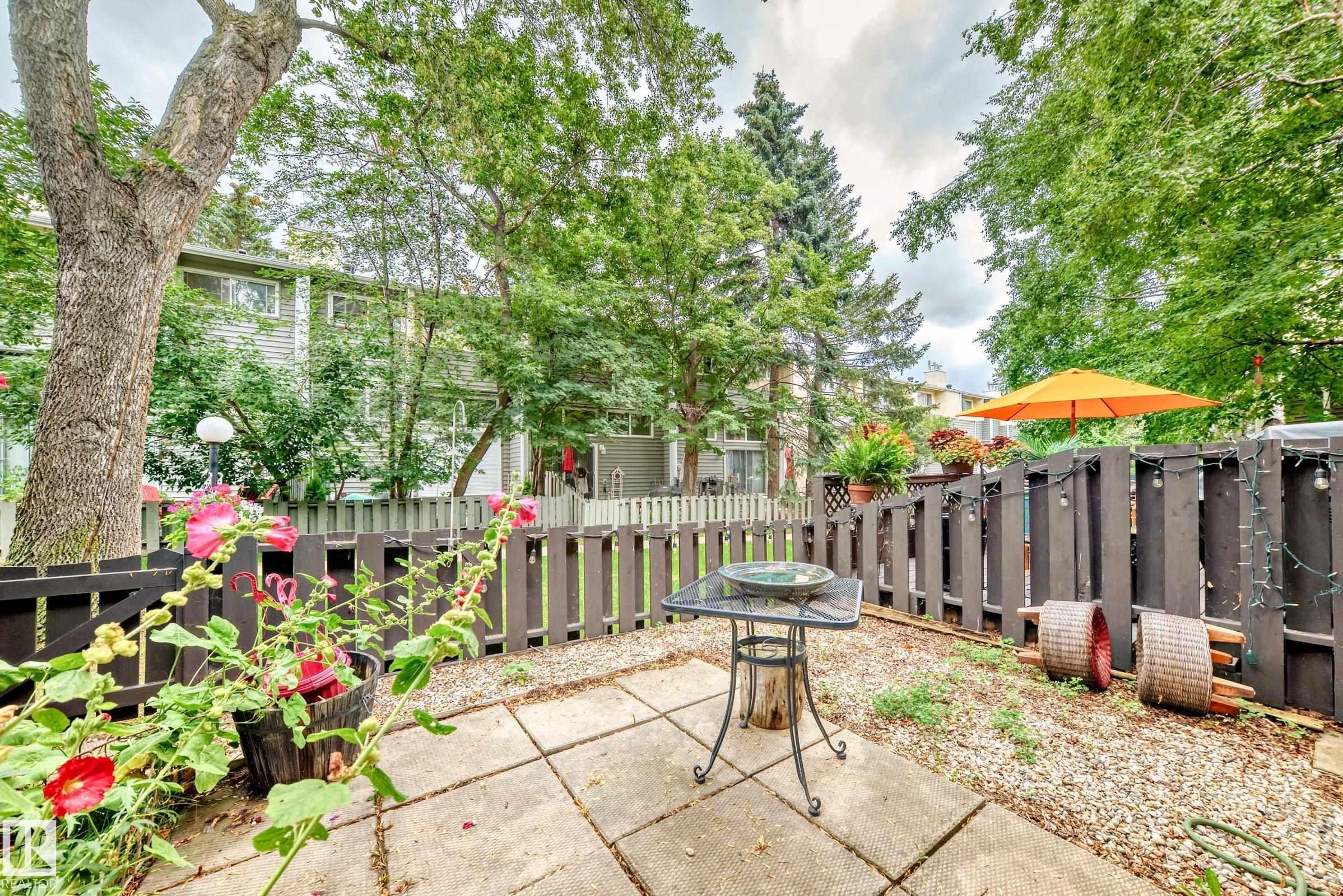 1049 Millbourne Road E, Edmonton, AB - Outdoor