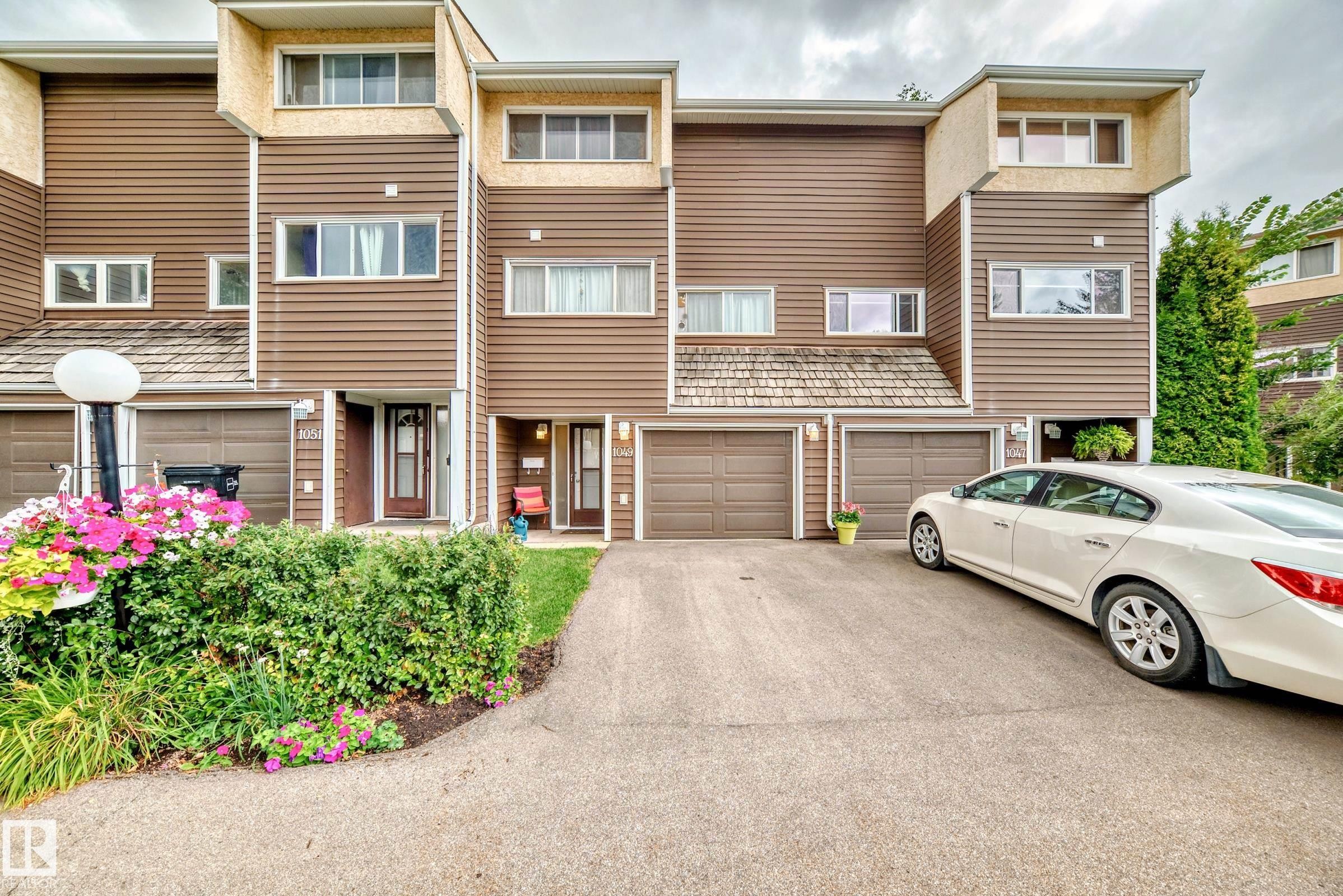 1049 Millbourne Road E, Edmonton, AB - Outdoor With Facade