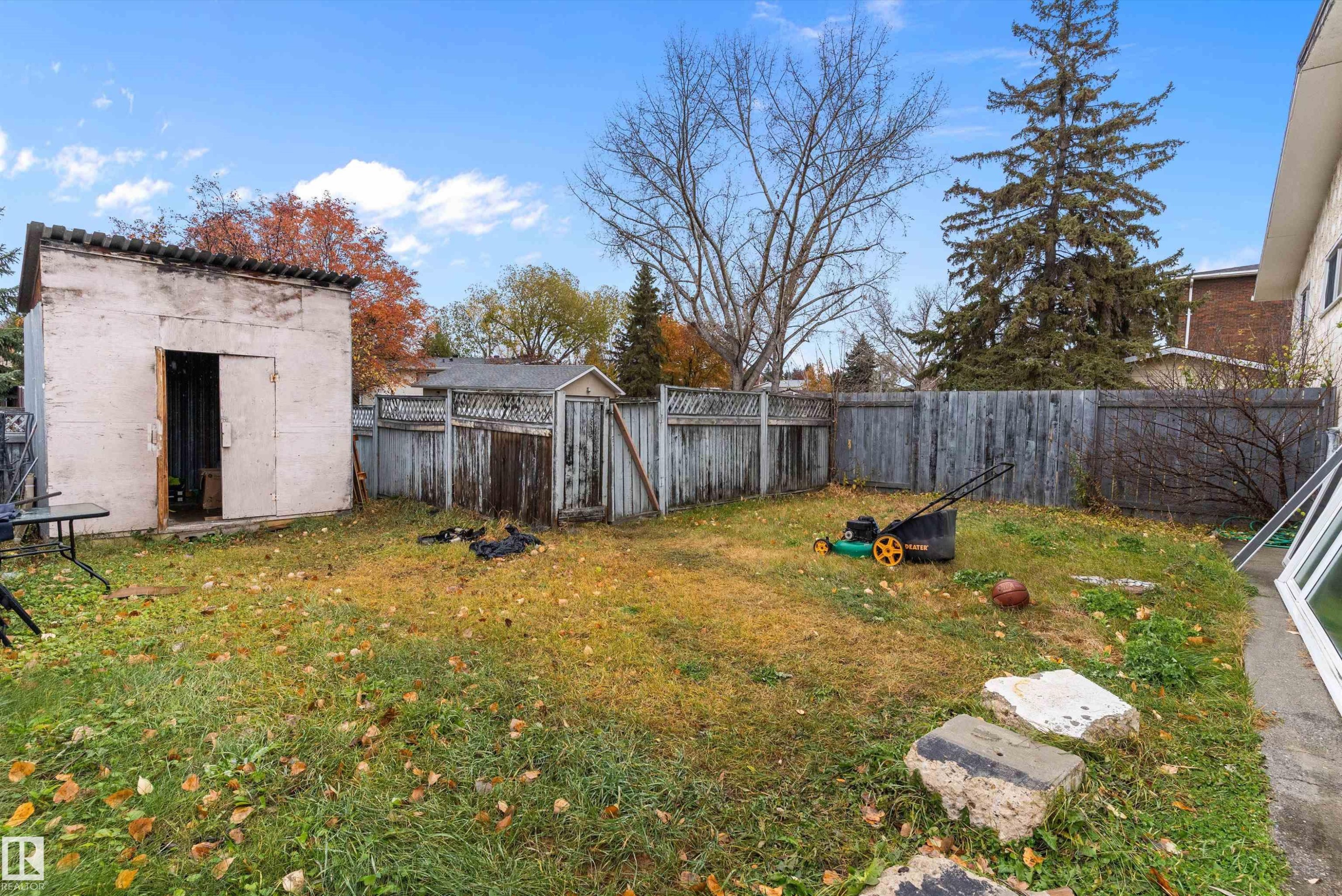 3214 71 Street, Edmonton, AB - Outdoor With Backyard