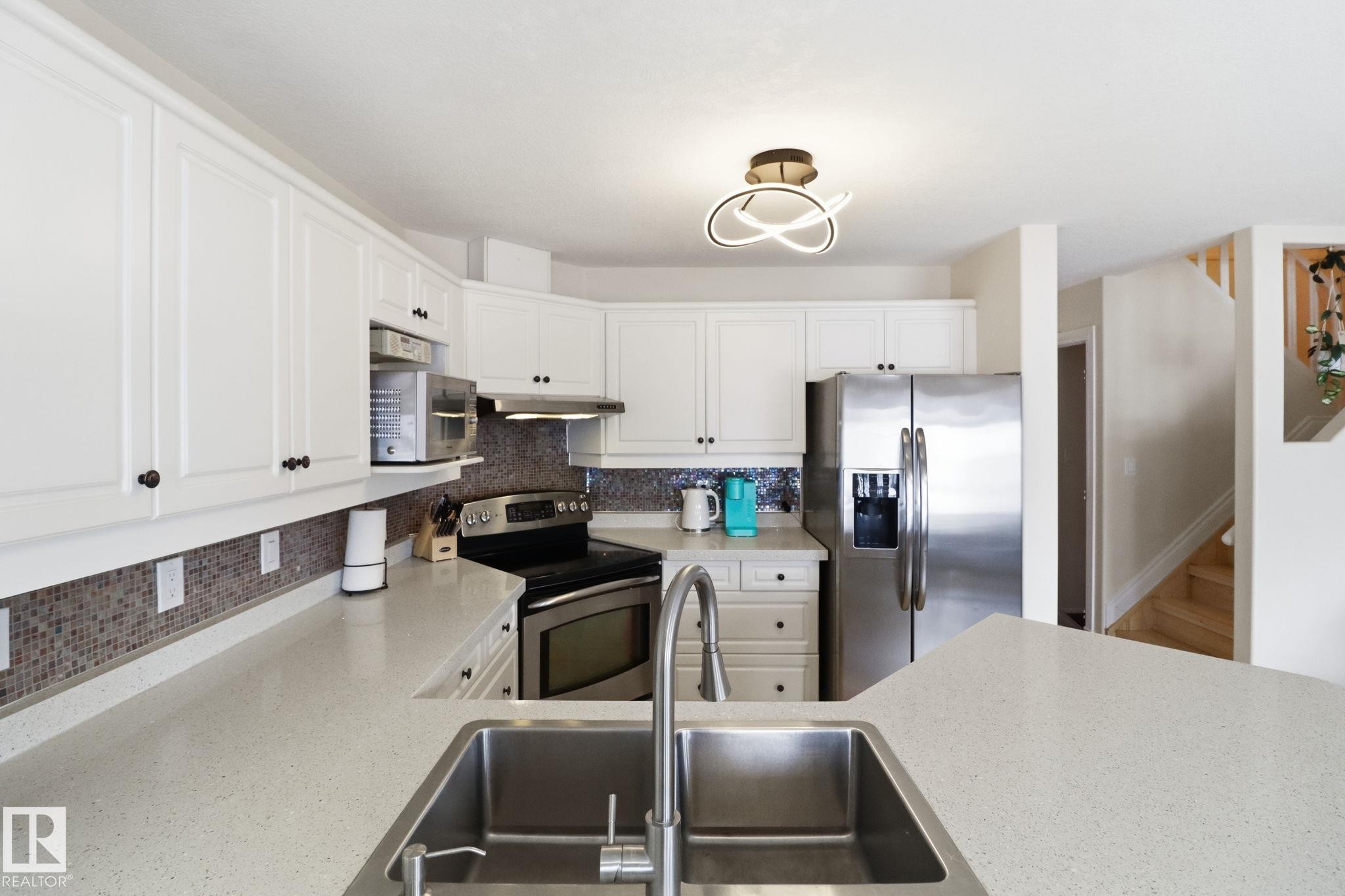 38 882 Ryan Place, Edmonton, AB - Indoor Photo Showing Kitchen With Stainless Steel Kitchen With Double Sink