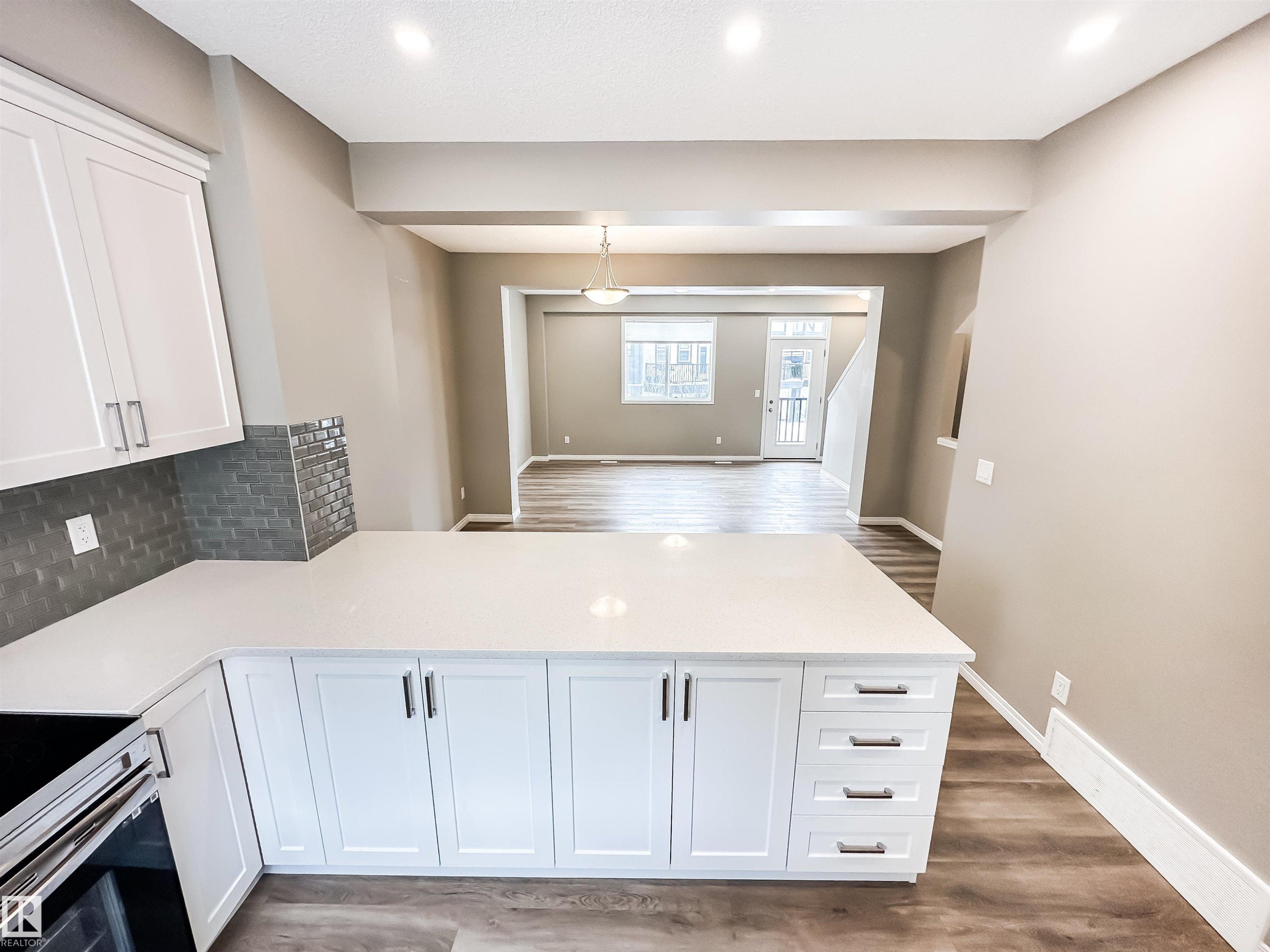 100 2072 Wonnacott Way, Edmonton, AB - Indoor