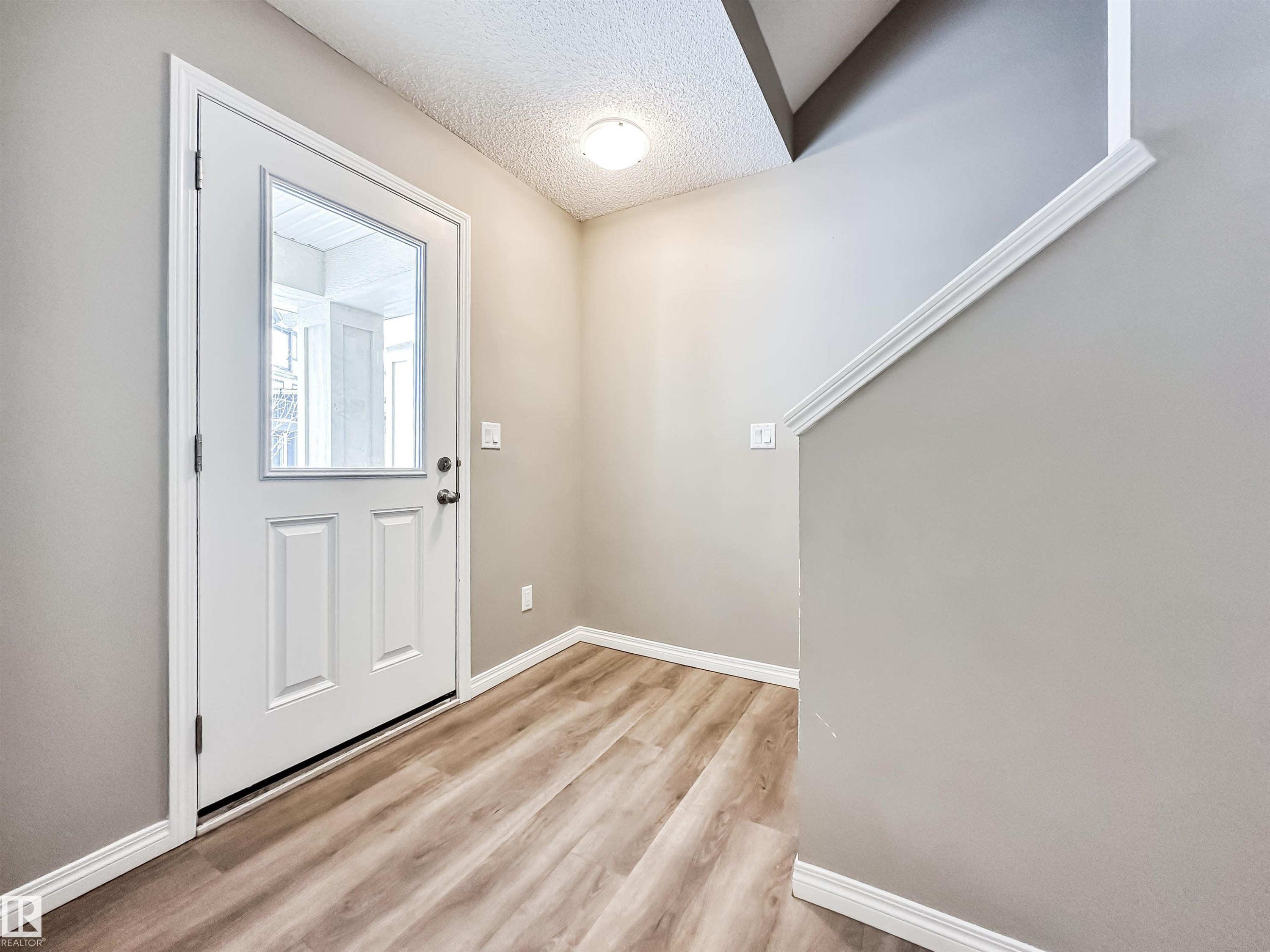 100 2072 Wonnacott Way, Edmonton, AB - Indoor Photo Showing Other Room