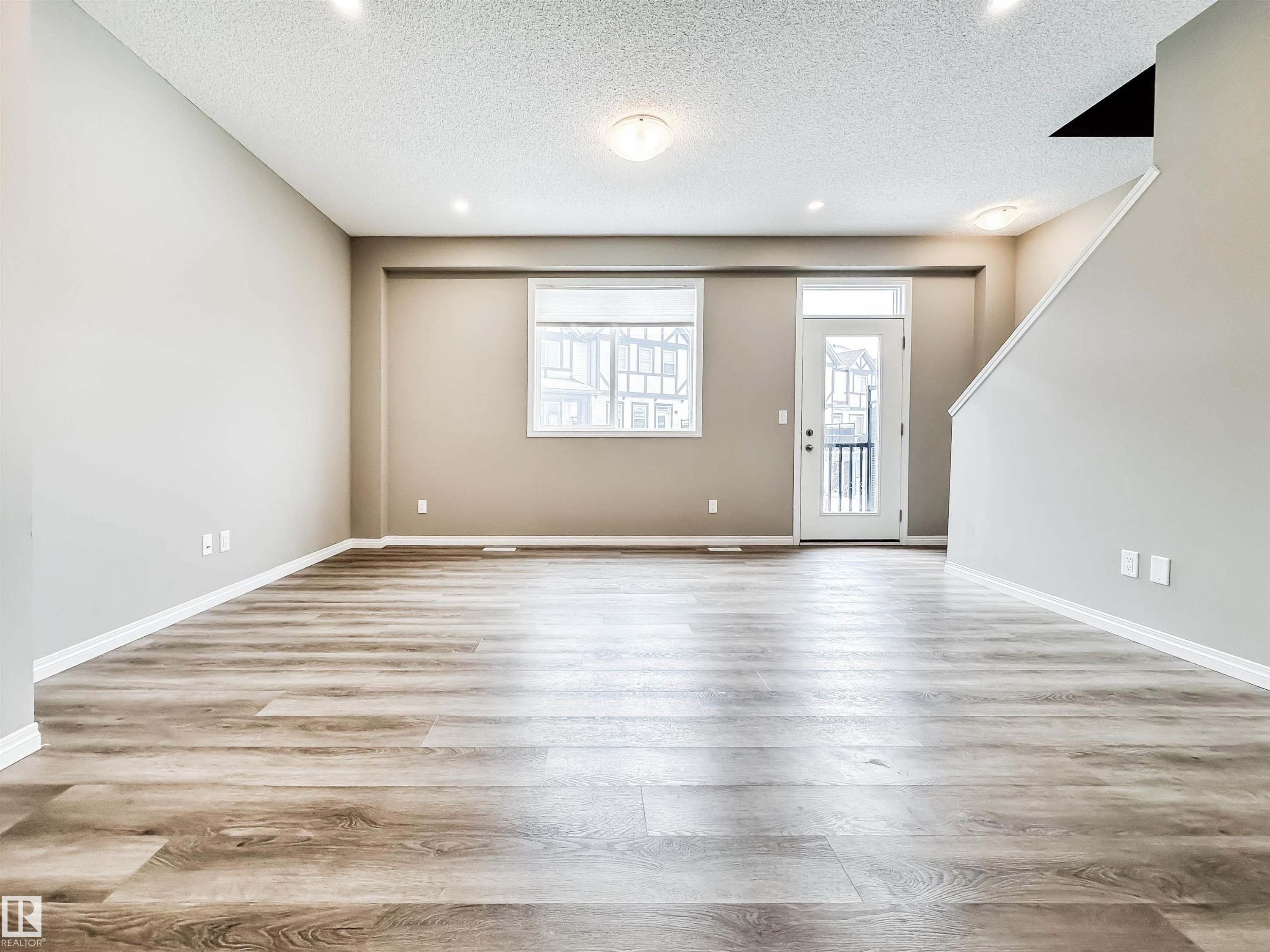 100 2072 Wonnacott Way, Edmonton, AB - Indoor Photo Showing Other Room