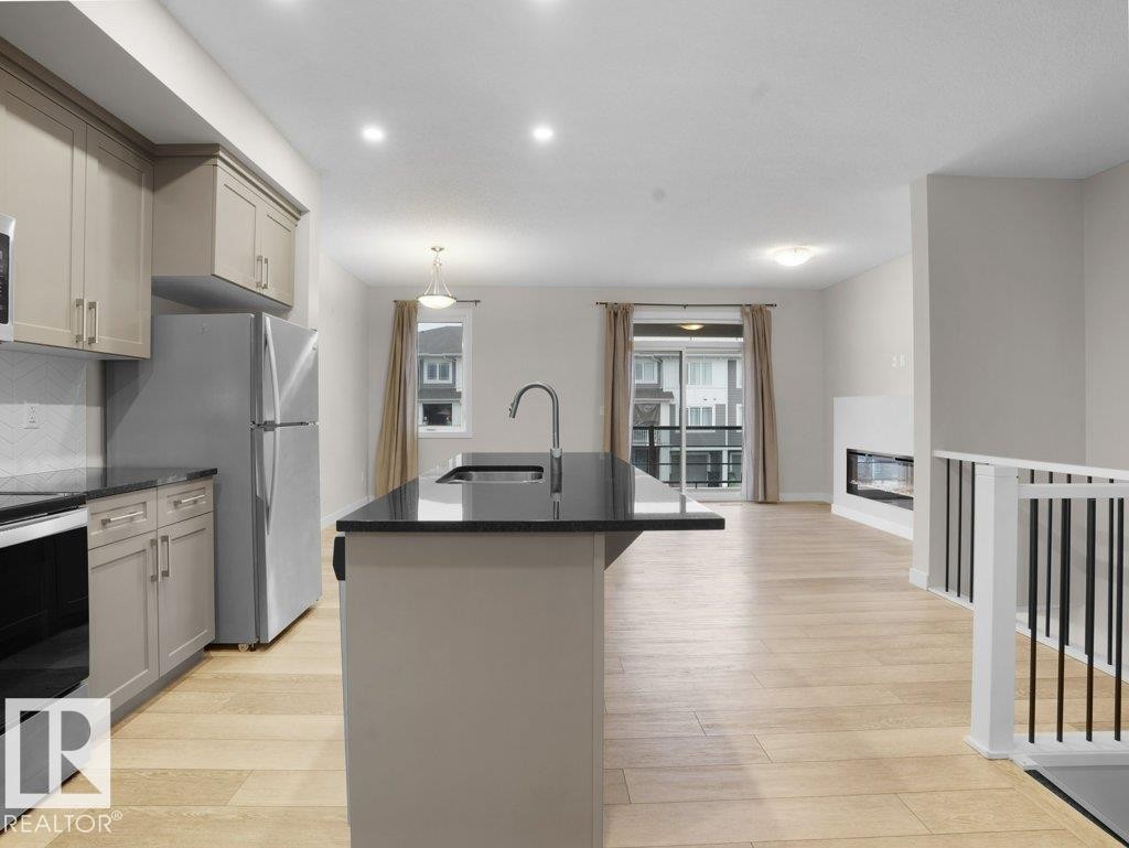 20329 15A Avenue, Edmonton, AB - Indoor Photo Showing Kitchen