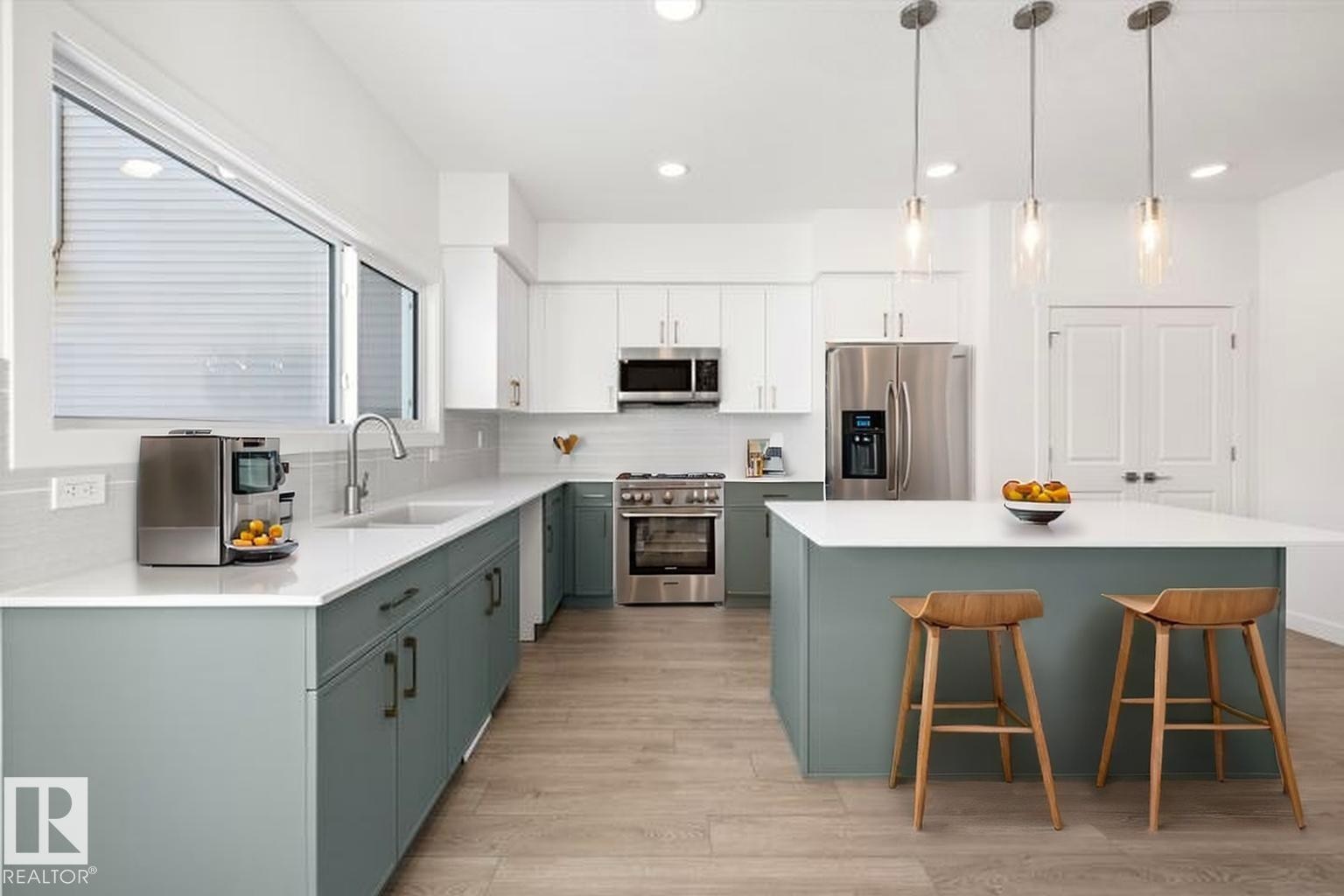 4594 Warbler Loop, Edmonton, AB - Indoor Photo Showing Kitchen With Upgraded Kitchen