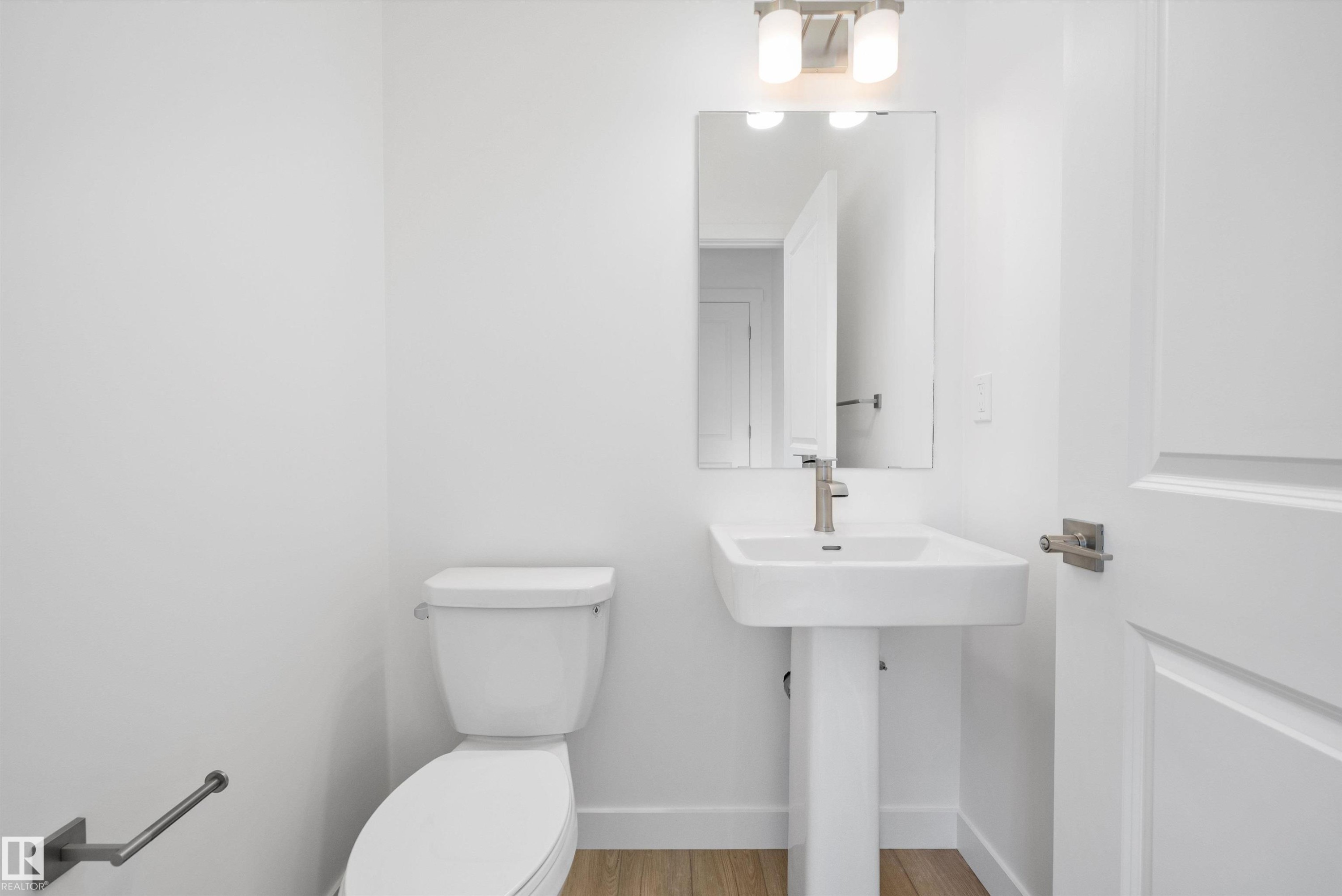 4594 Warbler Loop, Edmonton, AB - Indoor Photo Showing Bathroom