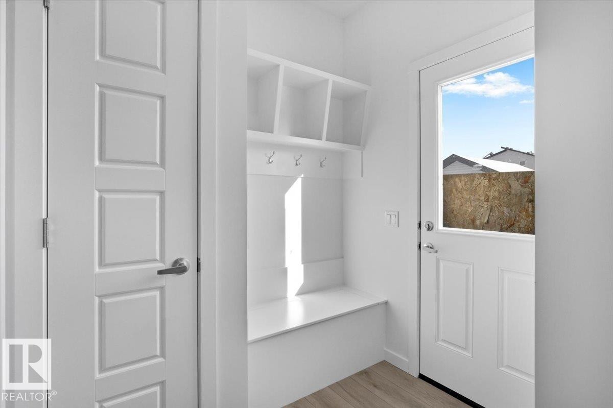 3323 Erlanger Bend, Edmonton, AB - Indoor Photo Showing Other Room